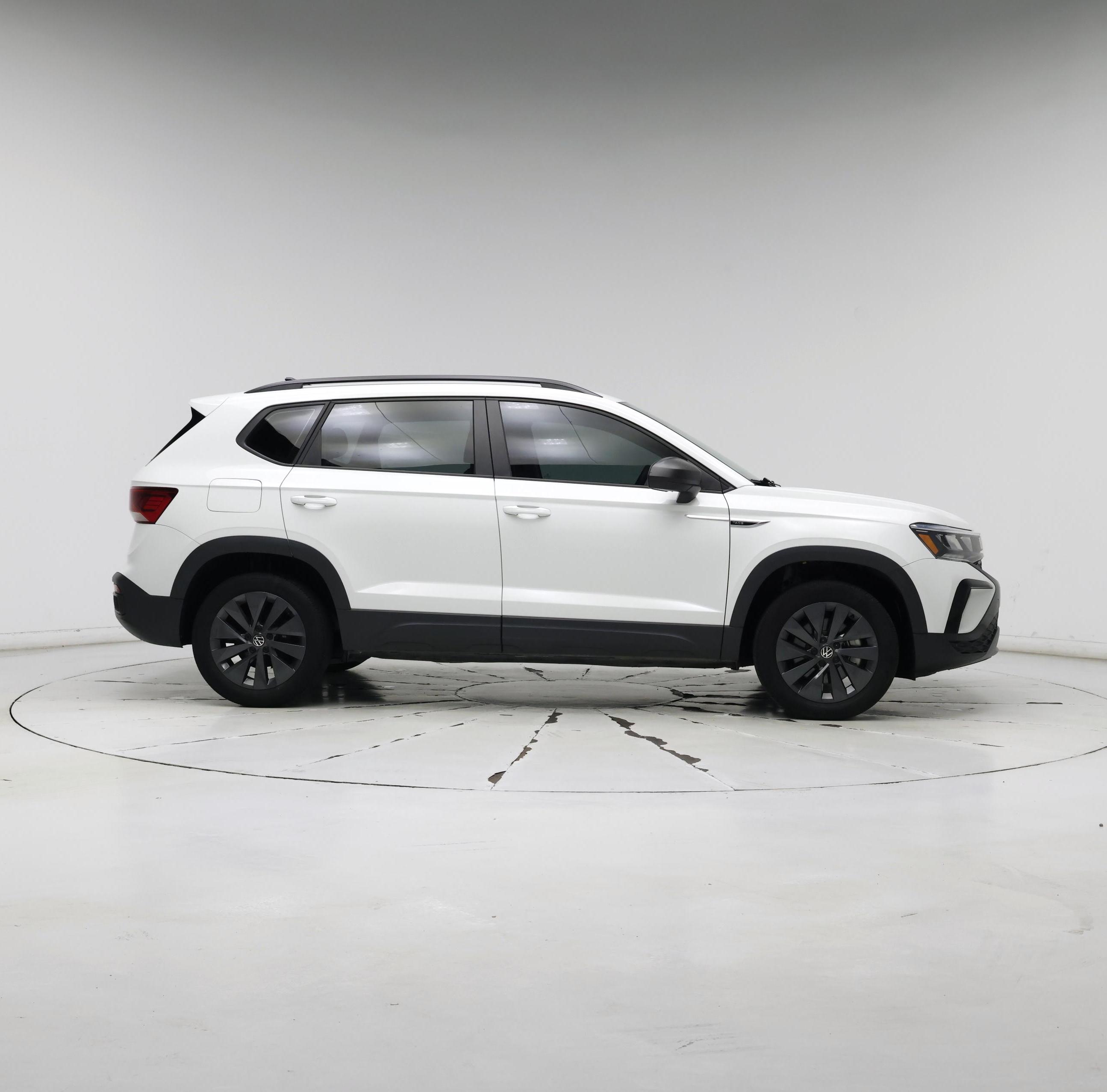 Thumbnail: 2023 Volkswagen Taos - 7