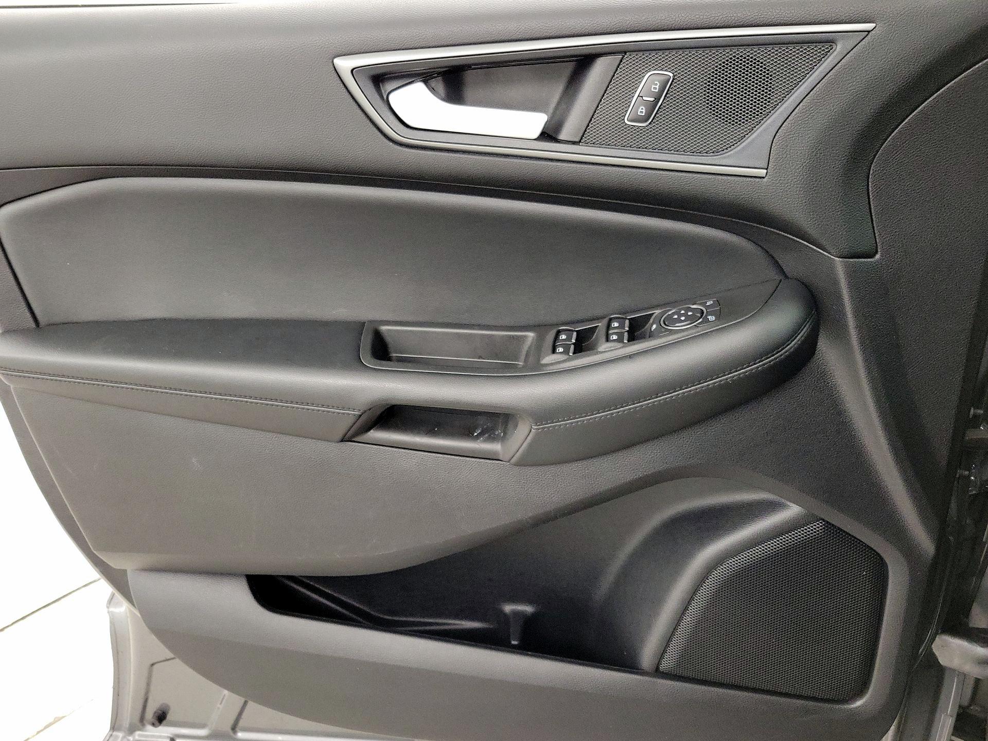 Thumbnail: 2021 Ford Edge - 12