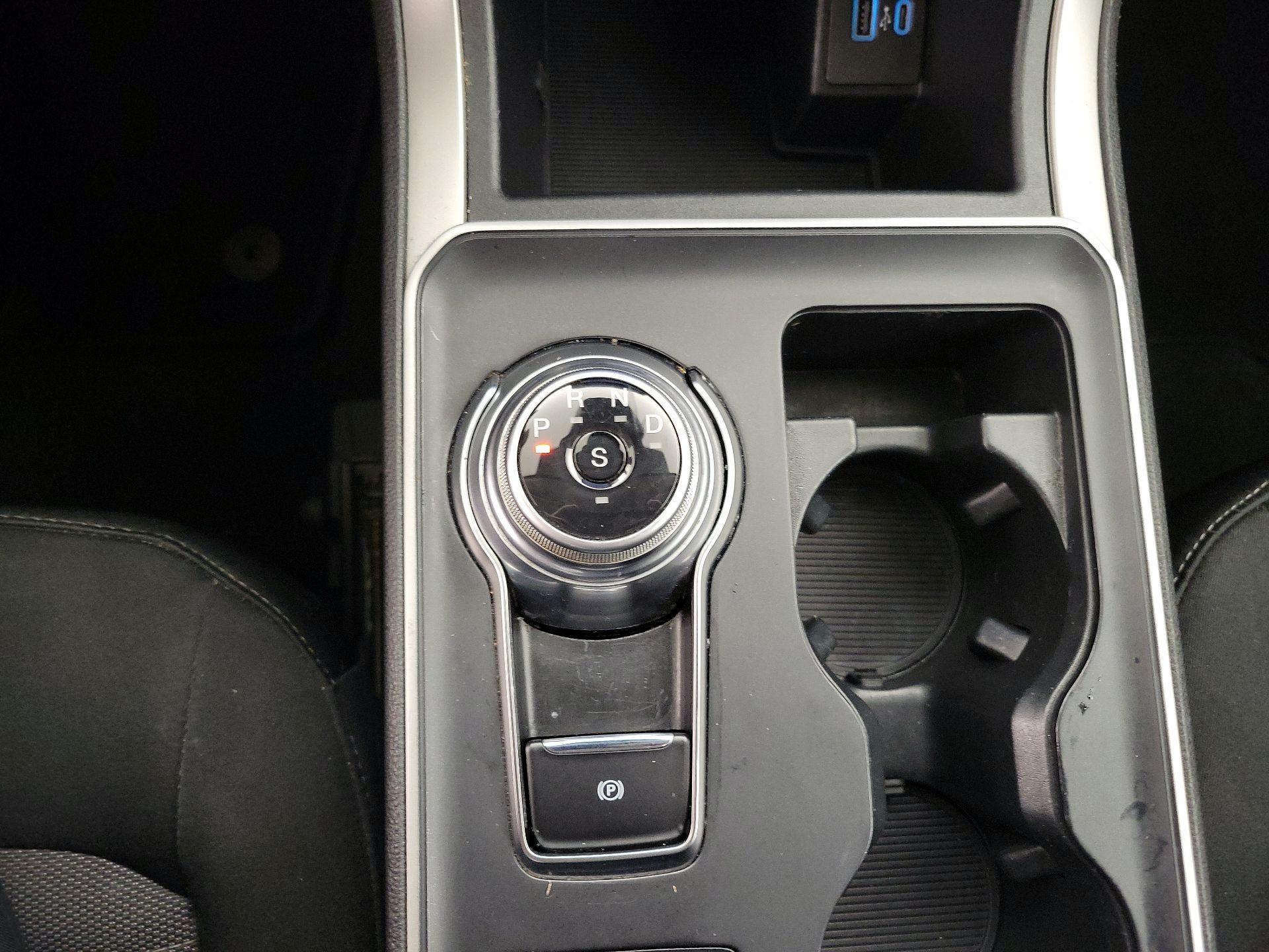 Thumbnail: 2021 Ford Edge - 17