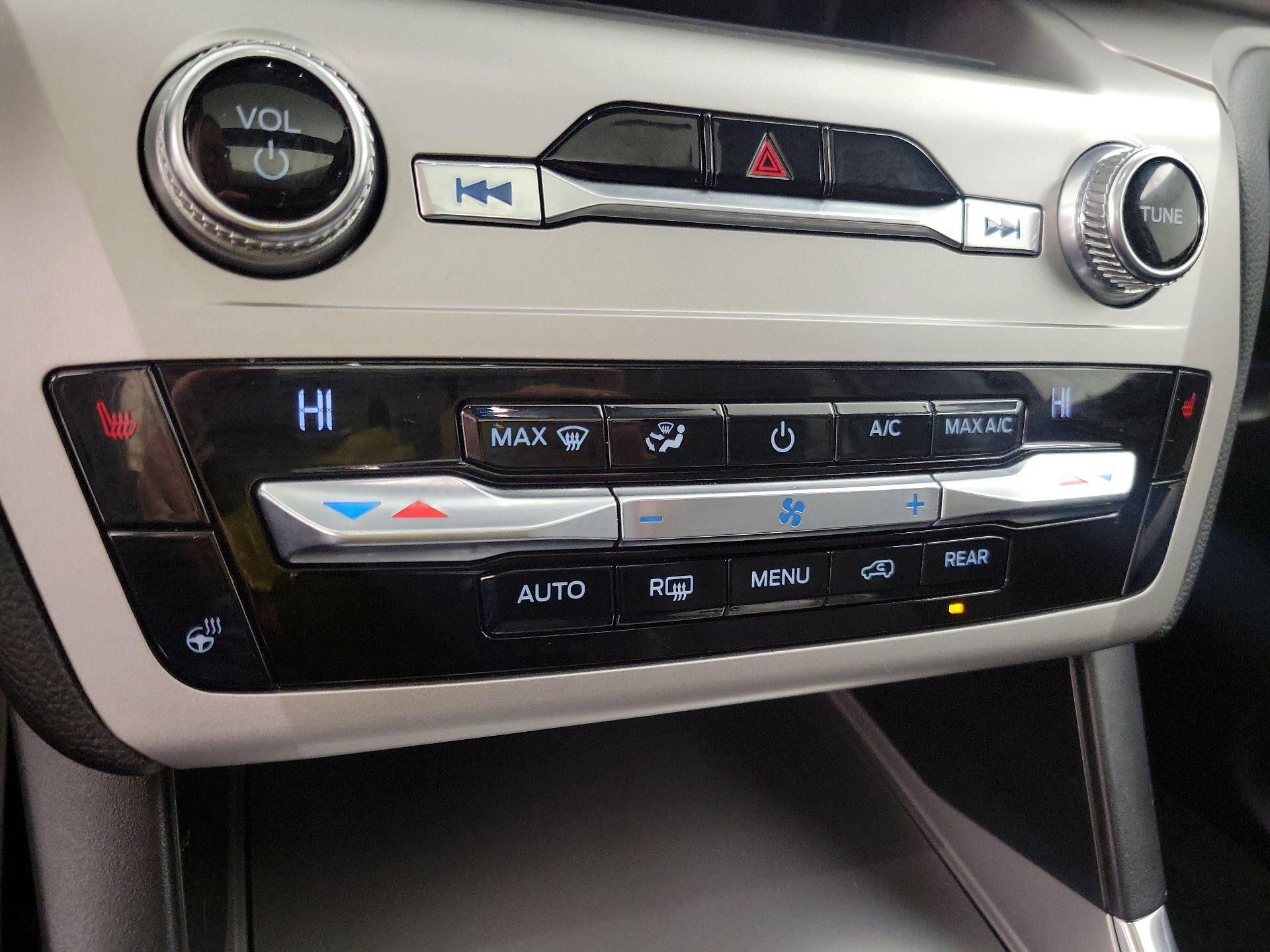 Thumbnail: 2021 Ford Explorer - 17