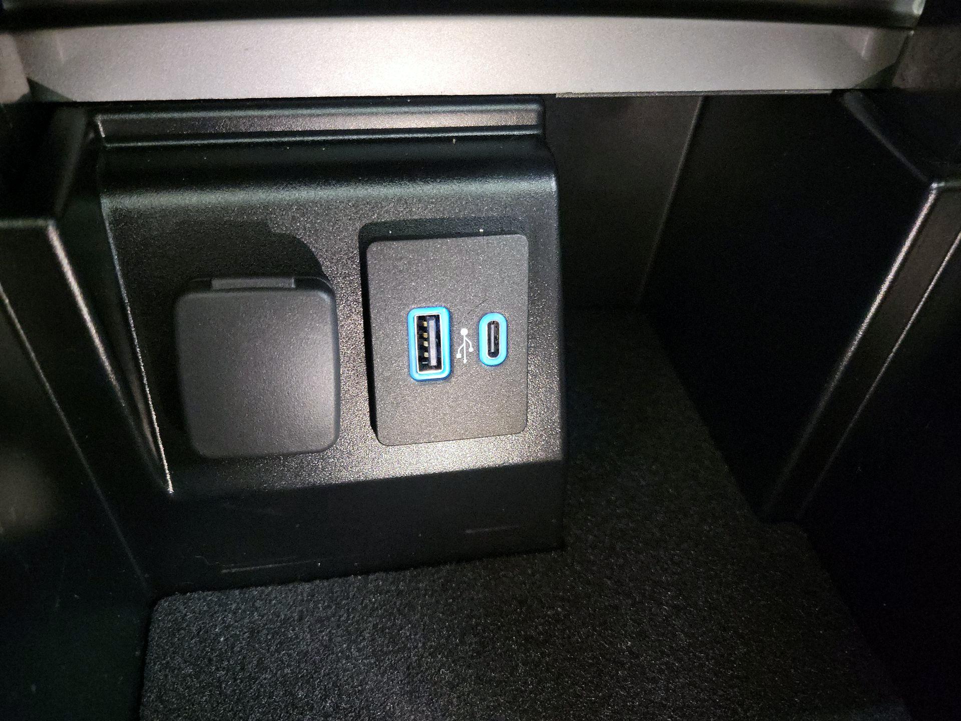 Thumbnail: 2021 Ford Explorer - 19