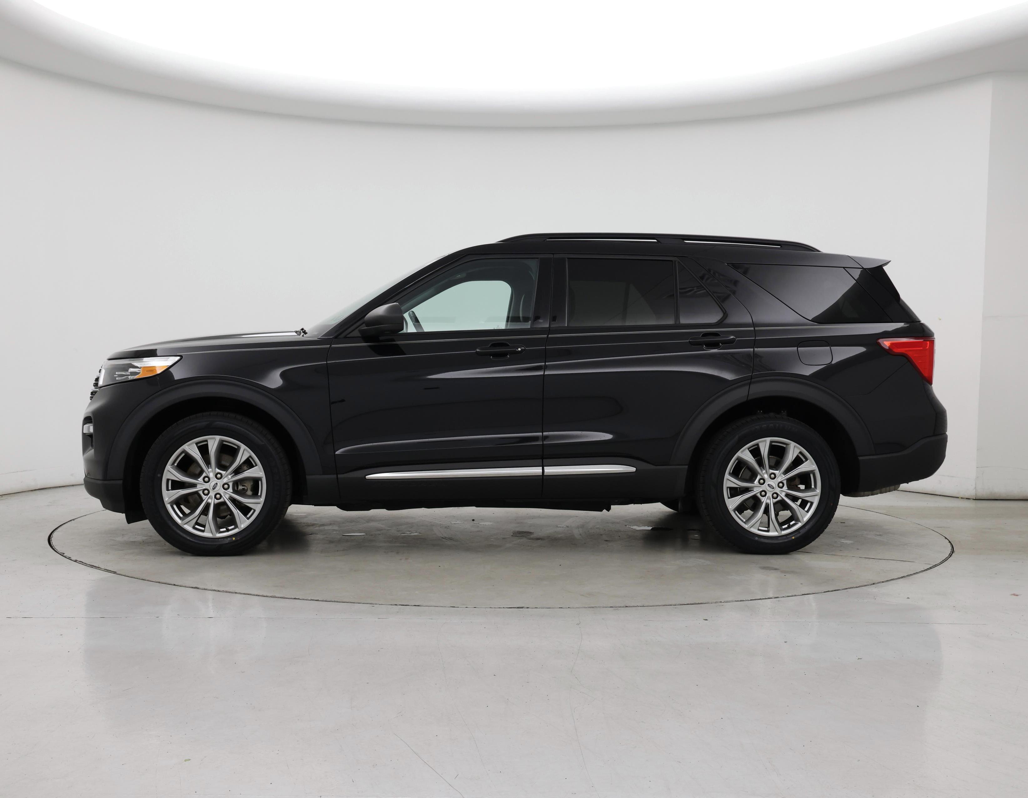 Thumbnail: 2021 Ford Explorer - 3