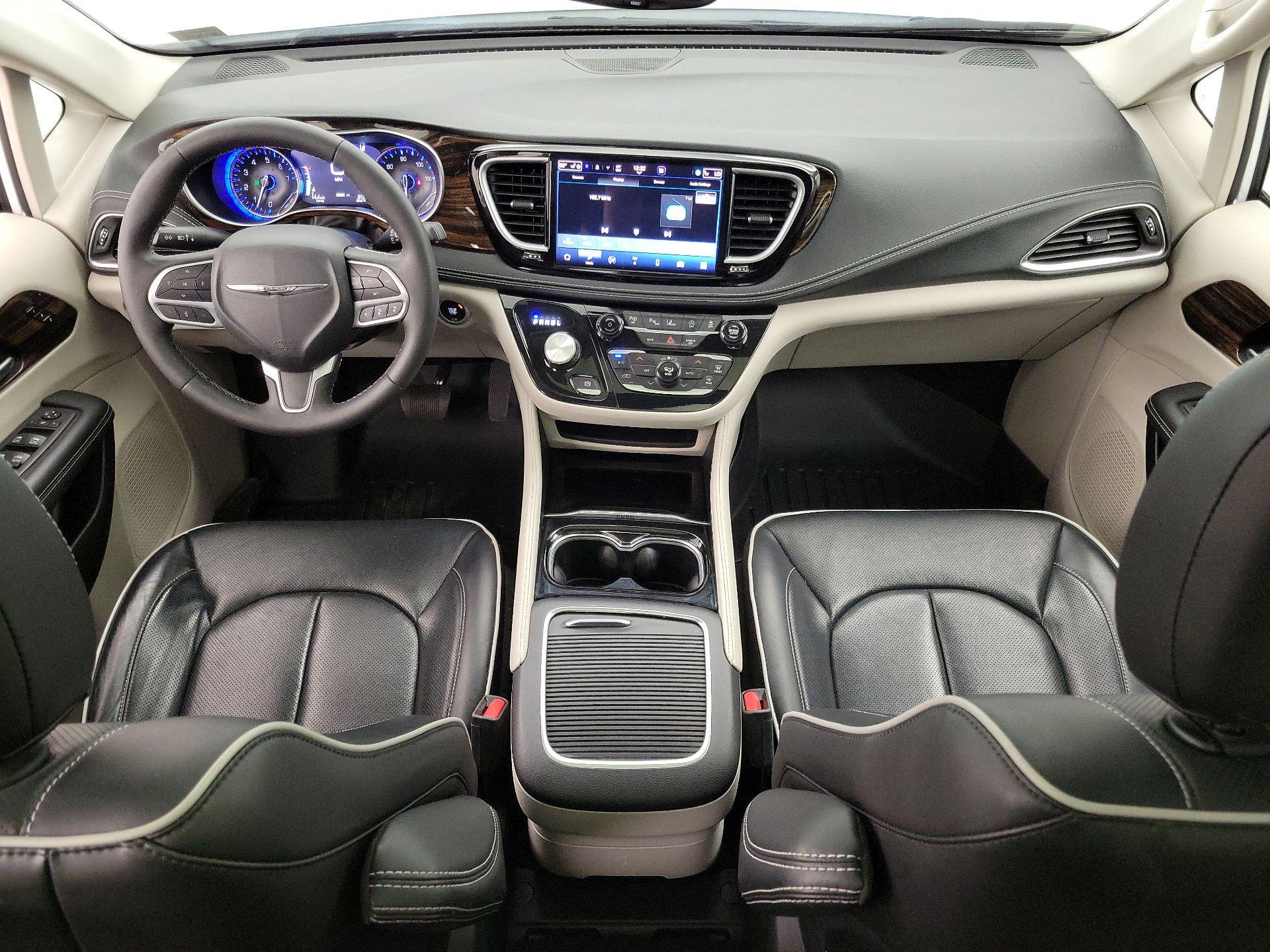 Thumbnail: 2023 Chrysler Pacifica - 9