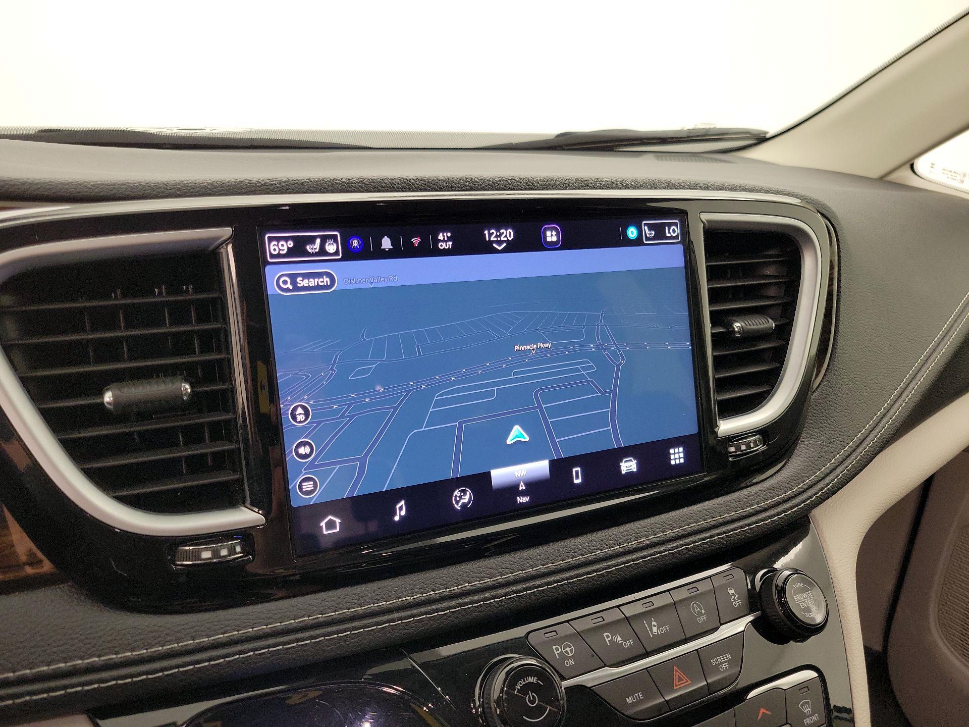 Thumbnail: 2023 Chrysler Pacifica - 14