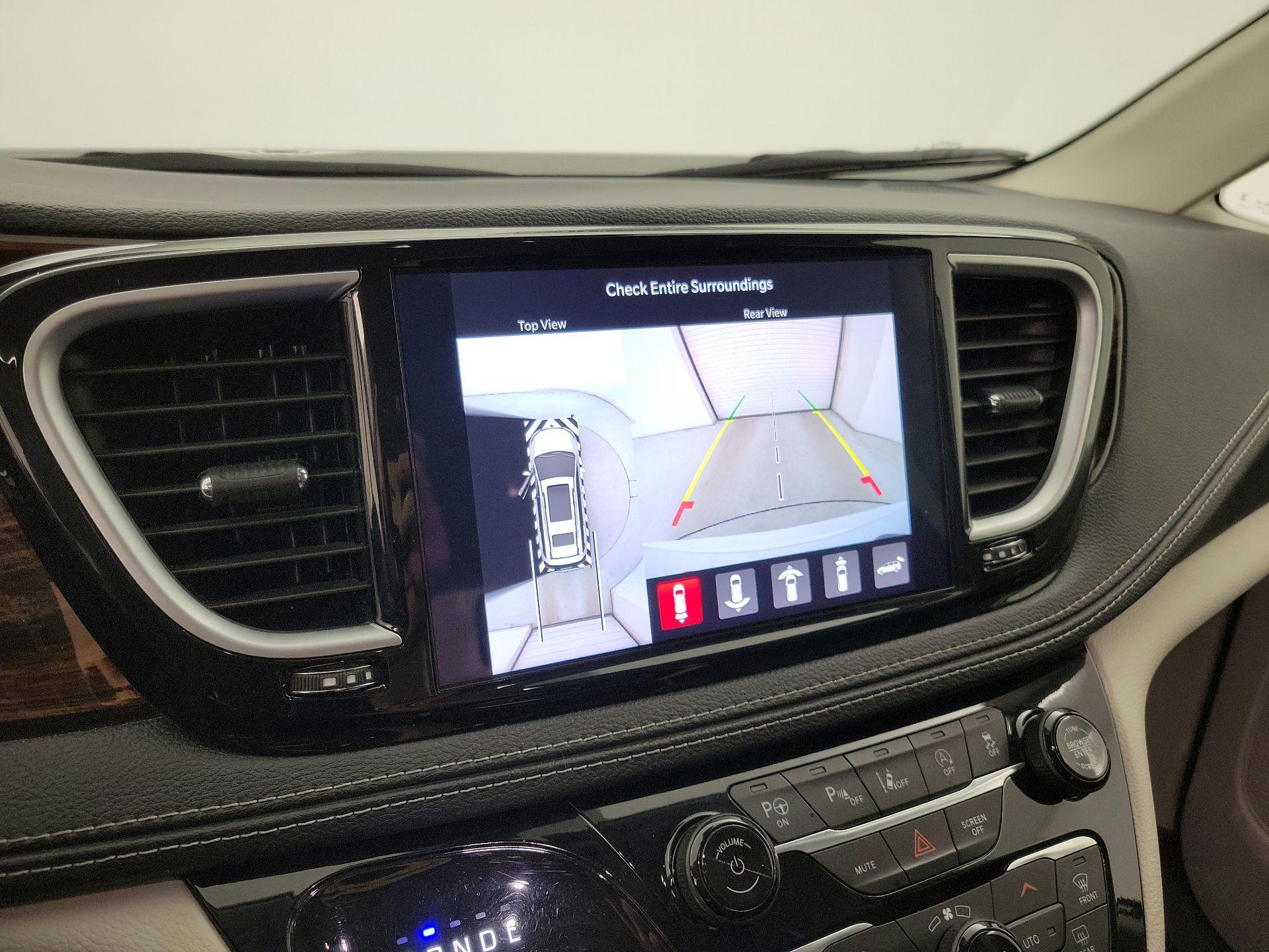 Thumbnail: 2023 Chrysler Pacifica - 15