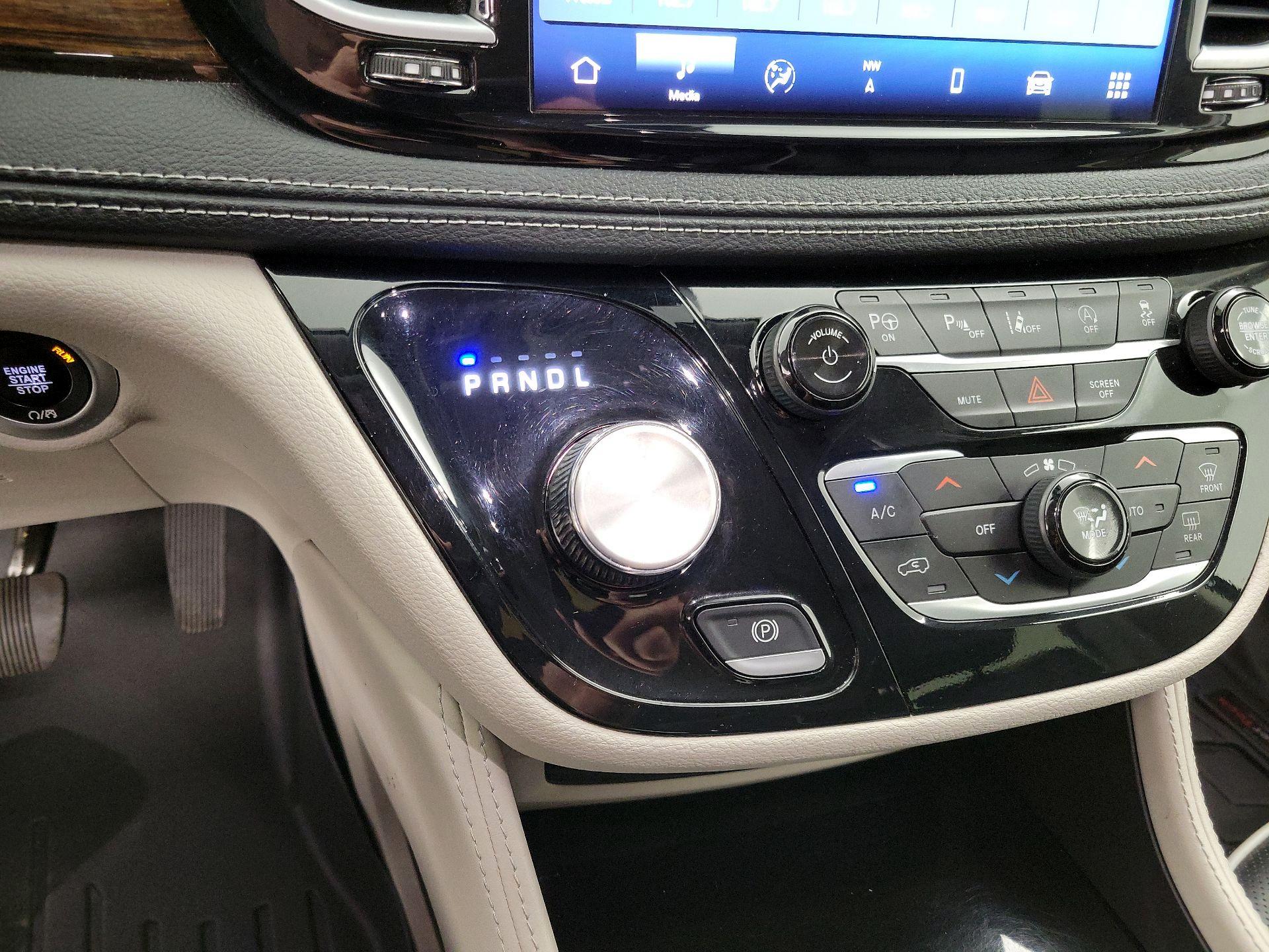 Thumbnail: 2023 Chrysler Pacifica - 18