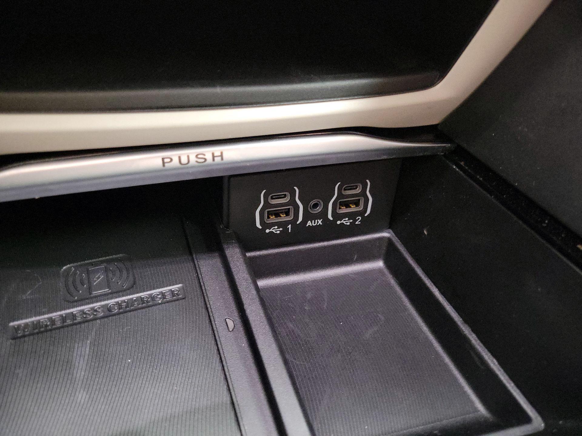 Thumbnail: 2023 Chrysler Pacifica - 19