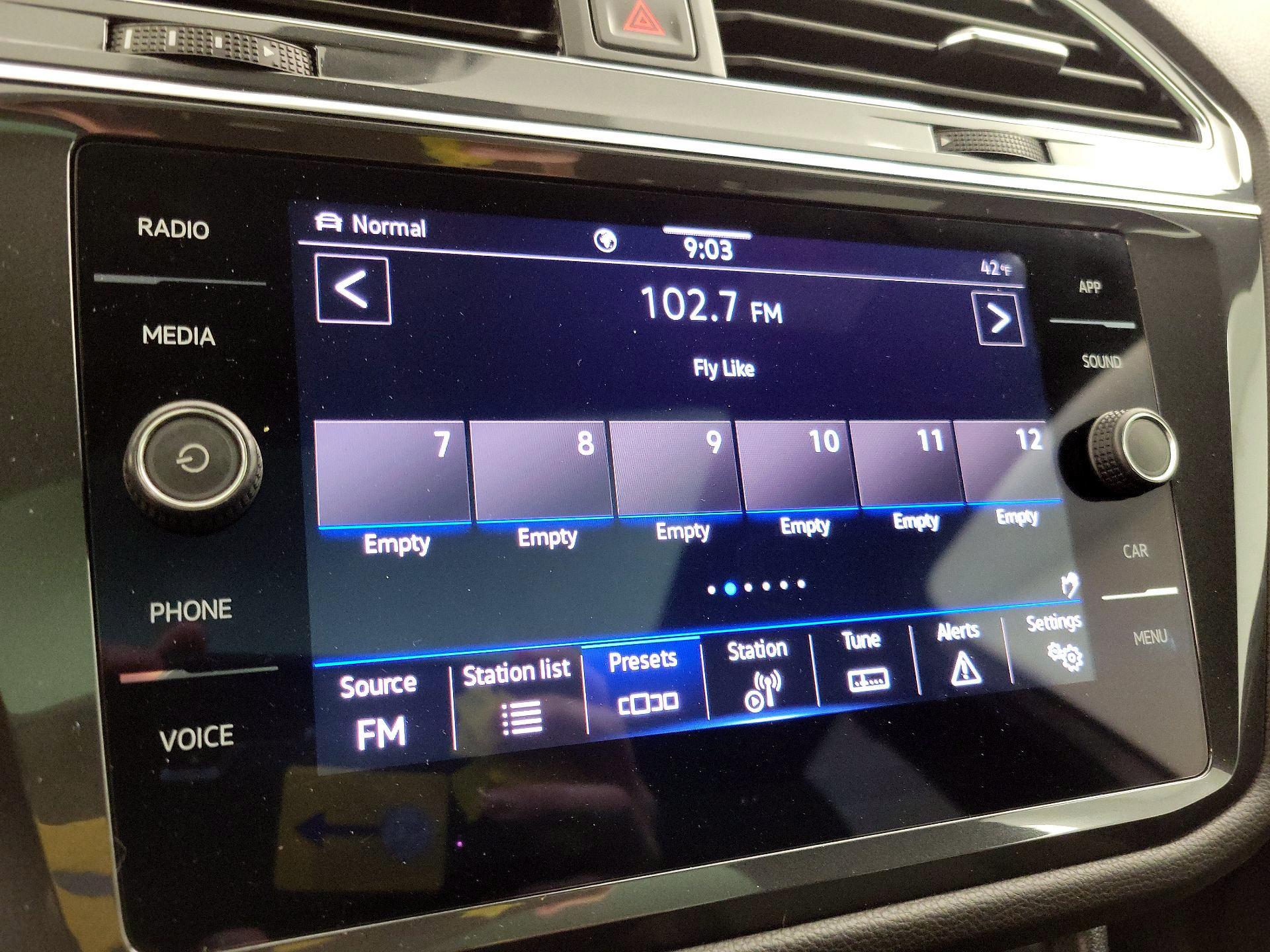 Thumbnail: 2022 Volkswagen Tiguan - 15