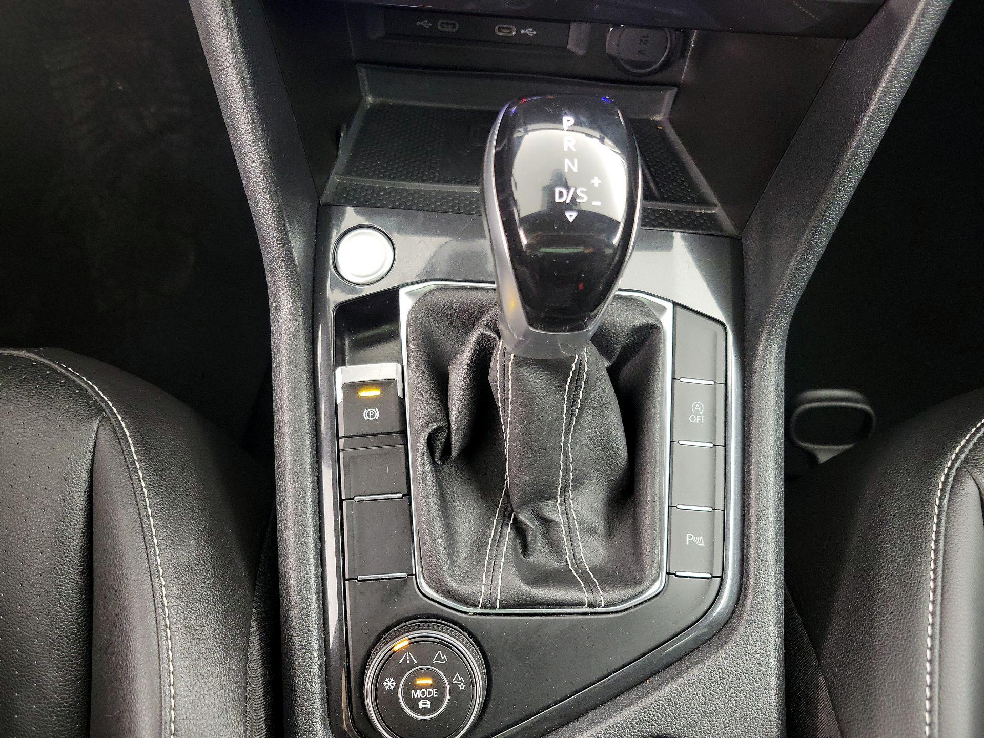 Thumbnail: 2022 Volkswagen Tiguan - 17