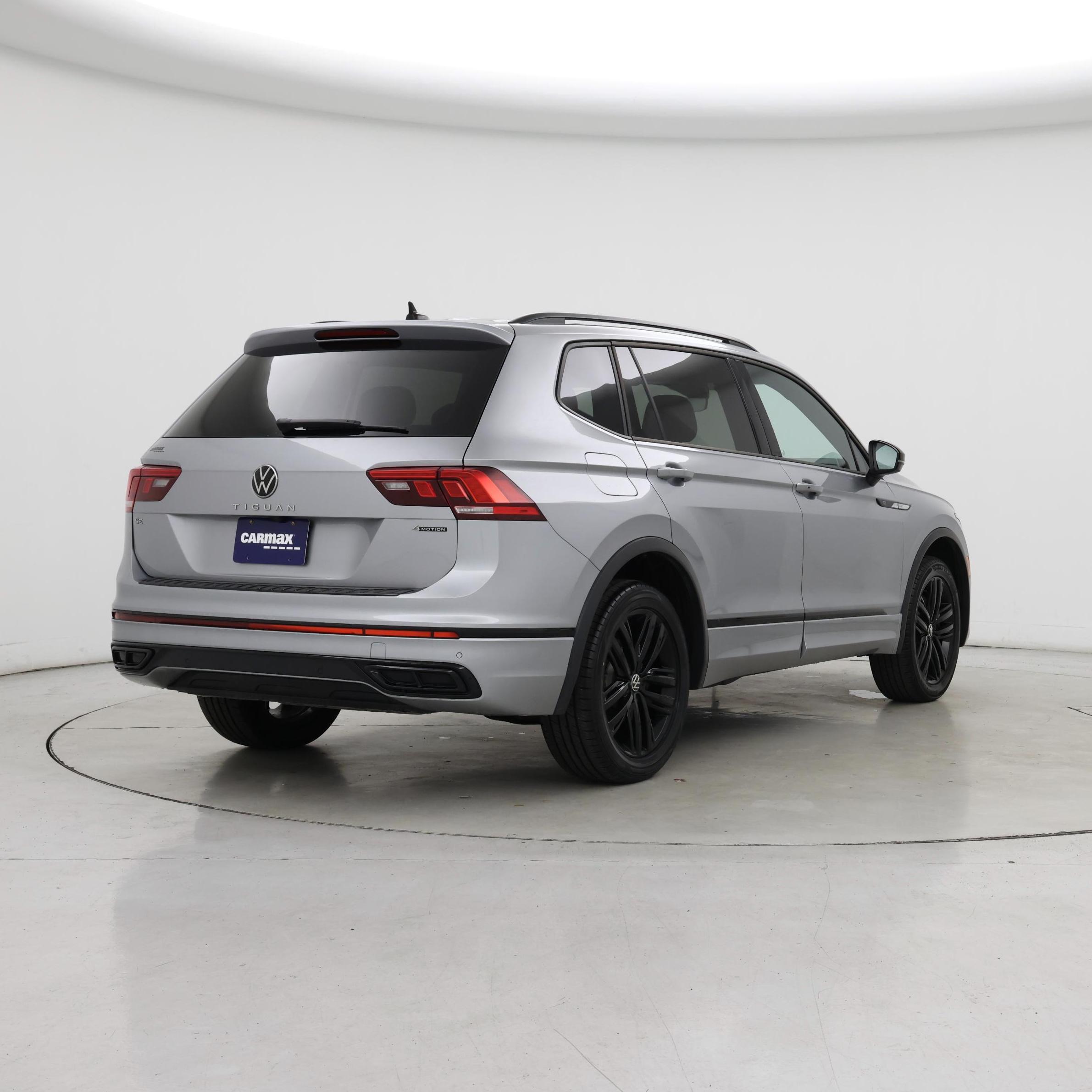 Thumbnail: 2022 Volkswagen Tiguan - 8