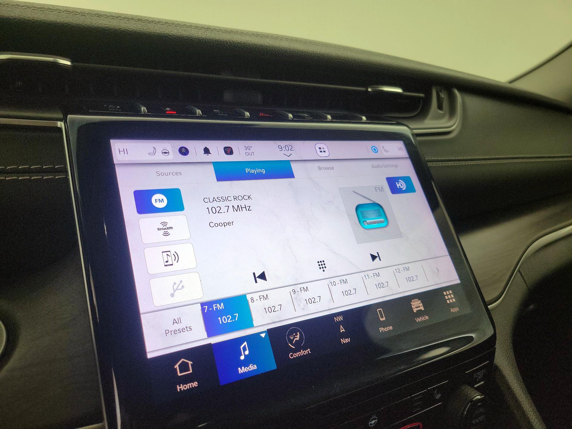 Thumbnail: 2022 Jeep Grand Cherokee - 16