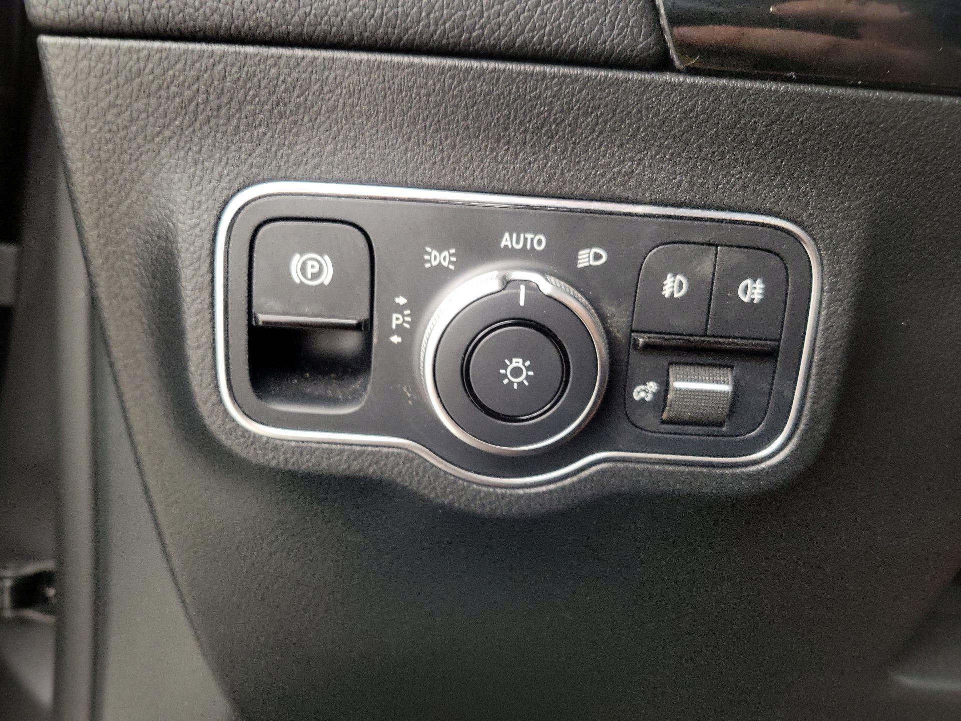 Thumbnail: 2023 Mercedes-Benz GLA - 13