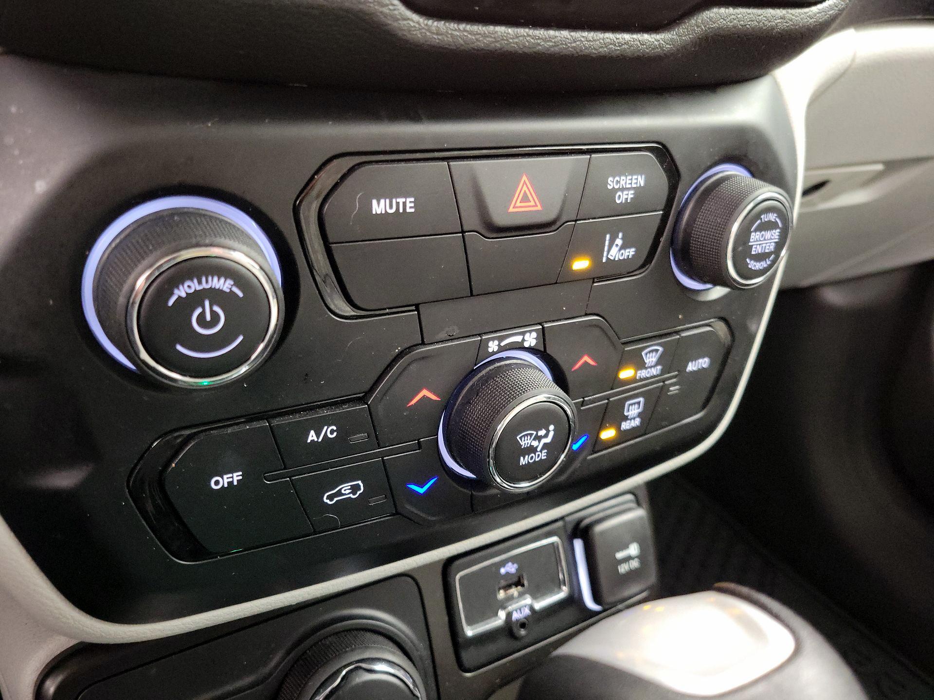 Thumbnail: 2022 Jeep Renegade - 17