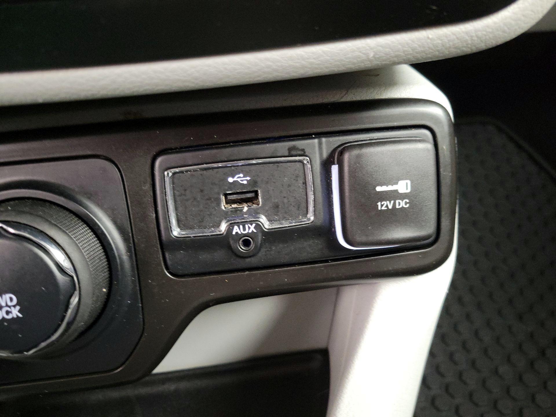 Thumbnail: 2022 Jeep Renegade - 19