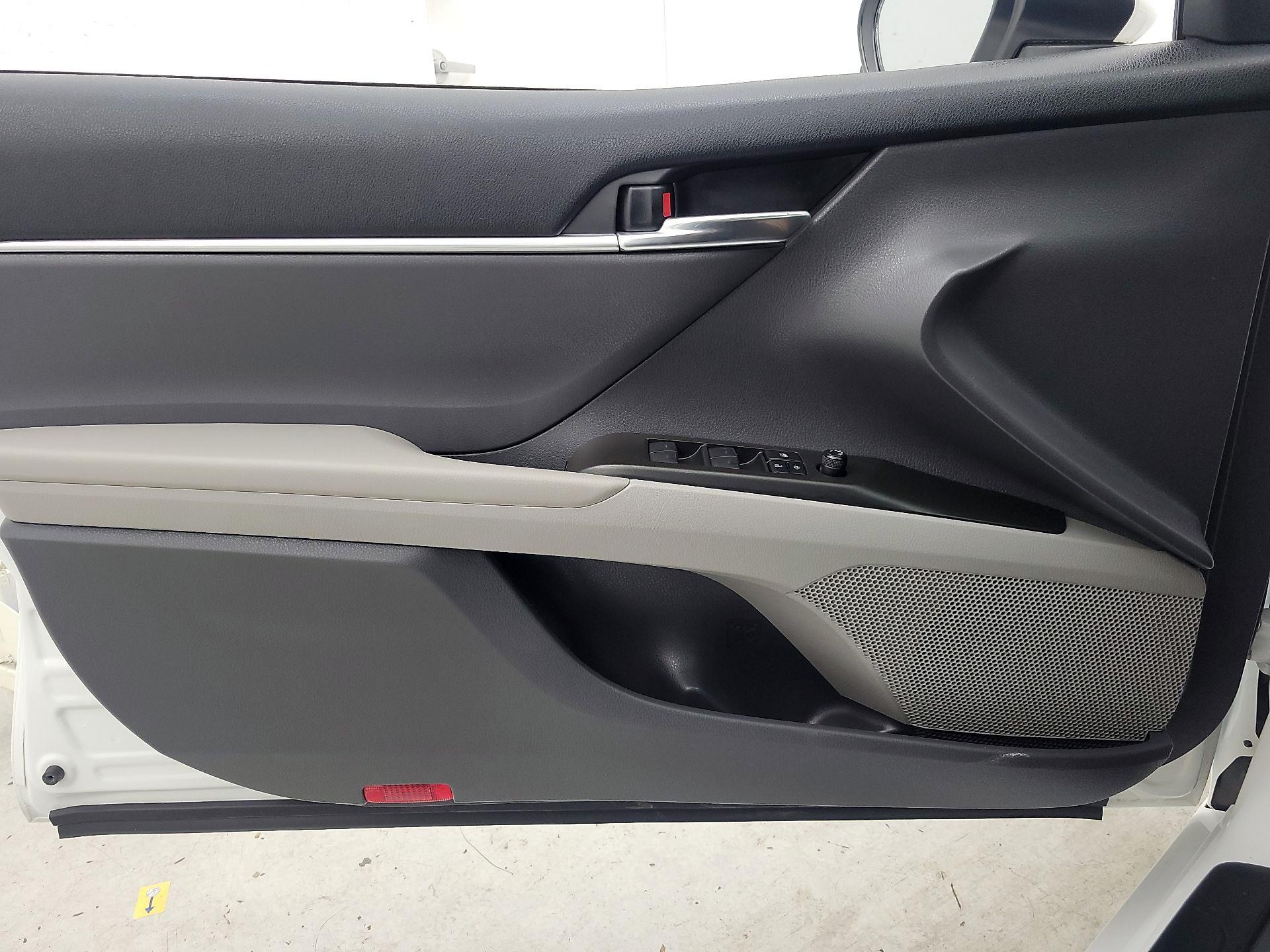 Thumbnail: 2021 Toyota Camry - 12