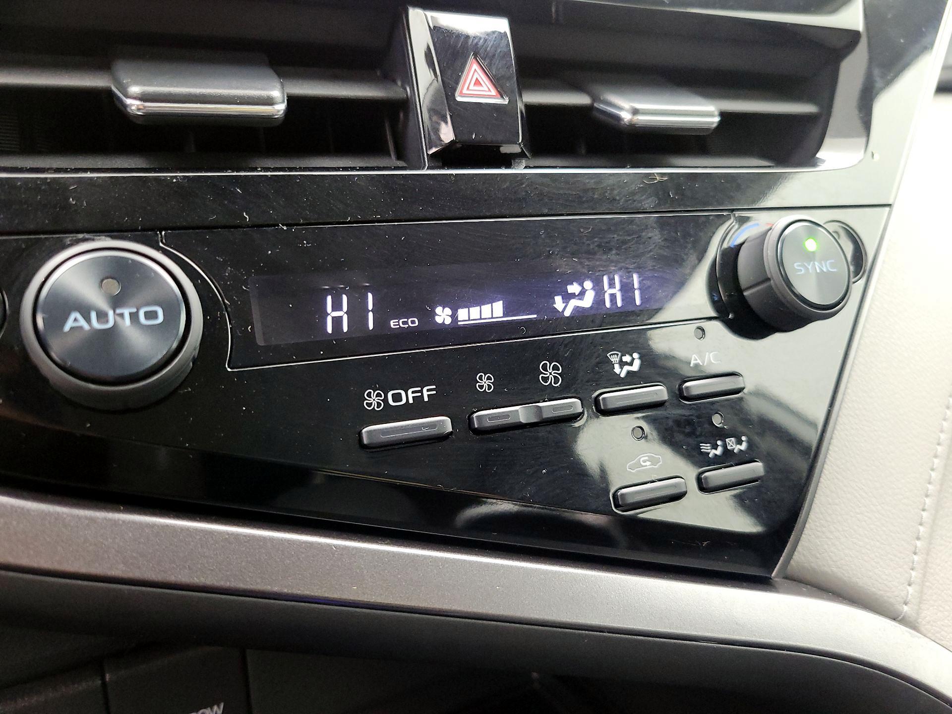 Thumbnail: 2021 Toyota Camry - 16