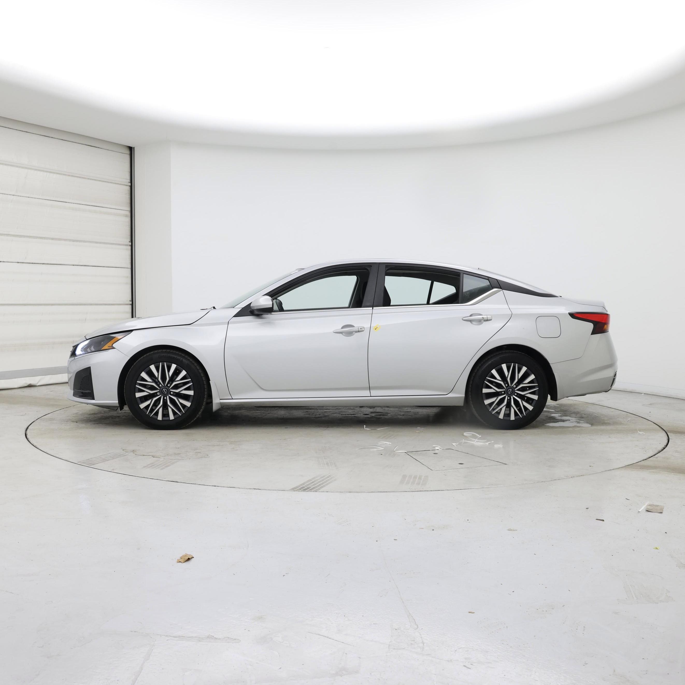 Thumbnail: 2023 Nissan Altima - 3