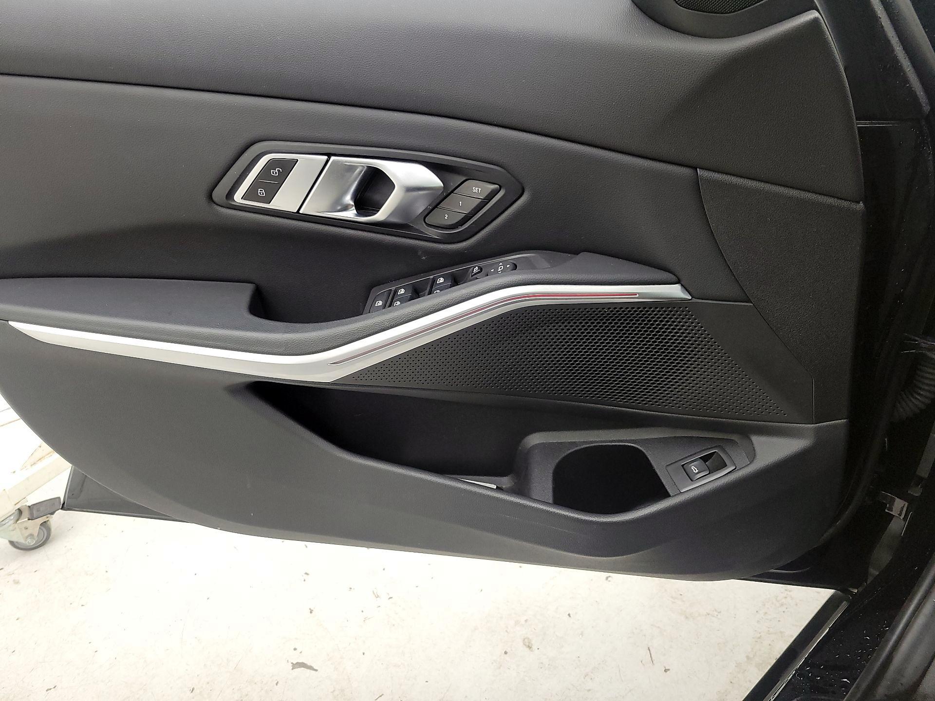 Thumbnail: 2023 BMW 3 Series - 12