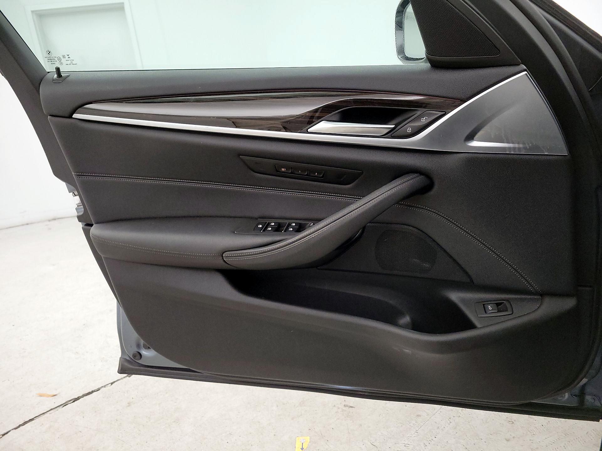 Thumbnail: 2022 BMW 5 Series - 12