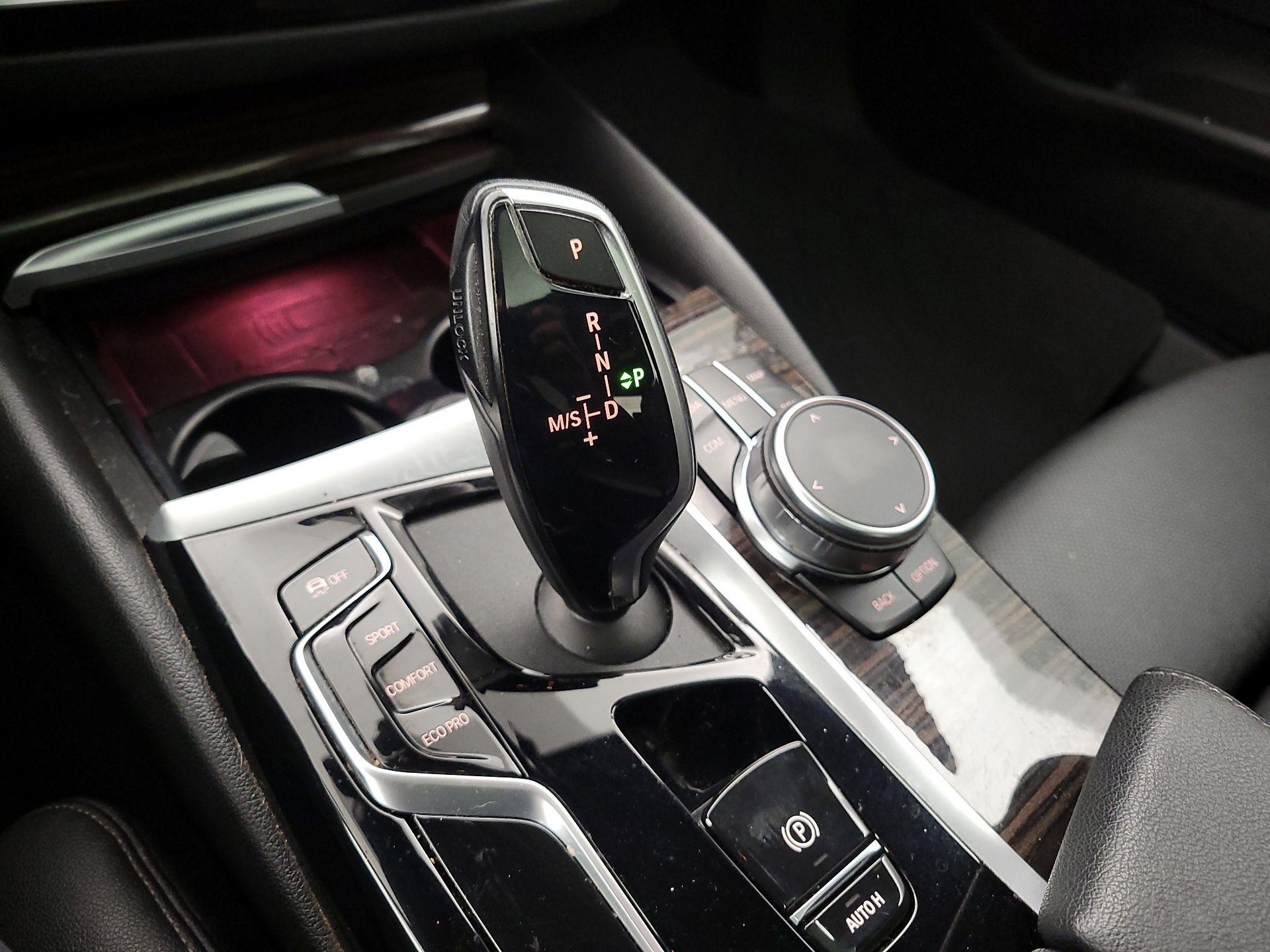 Thumbnail: 2022 BMW 5 Series - 17