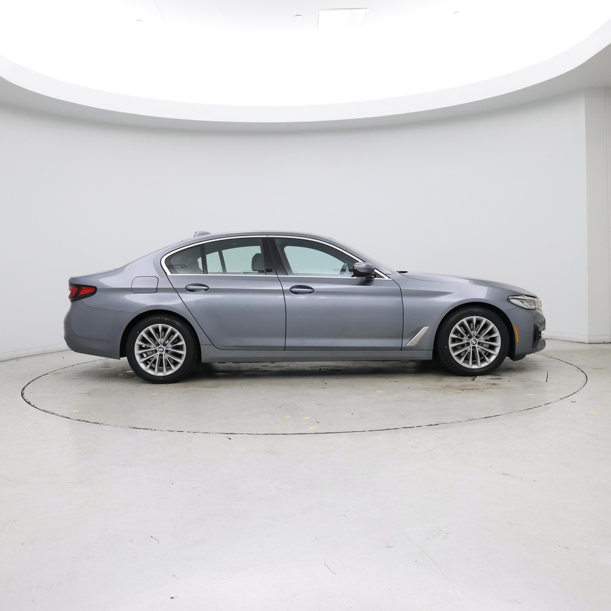 Thumbnail: 2022 BMW 5 Series - 7