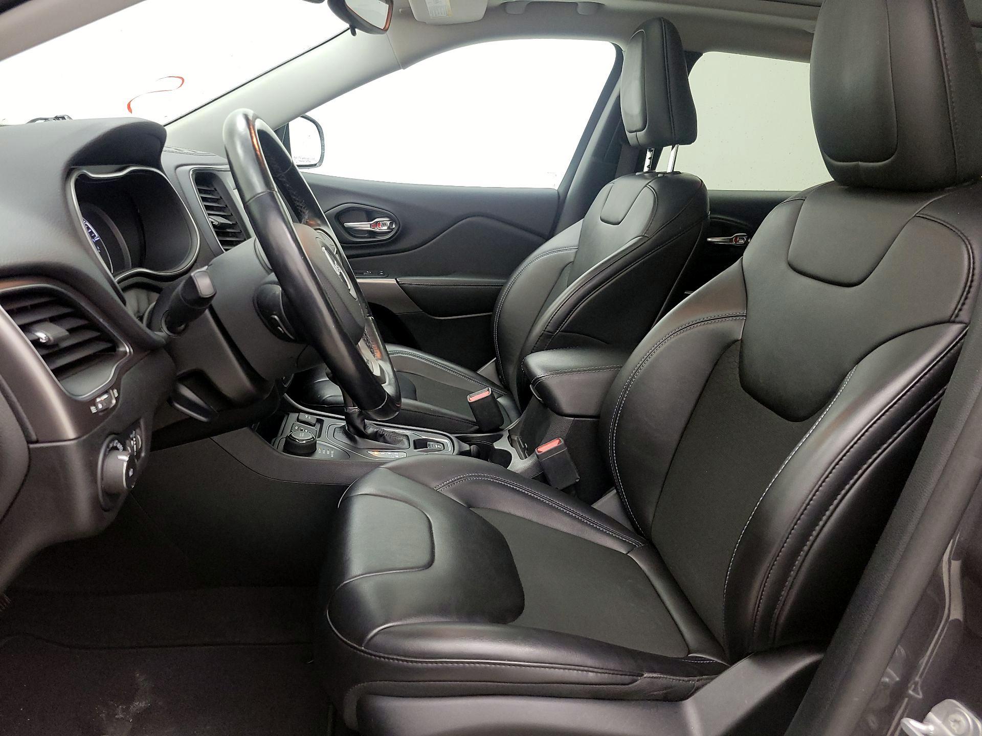 Thumbnail: 2021 Jeep Cherokee - 11