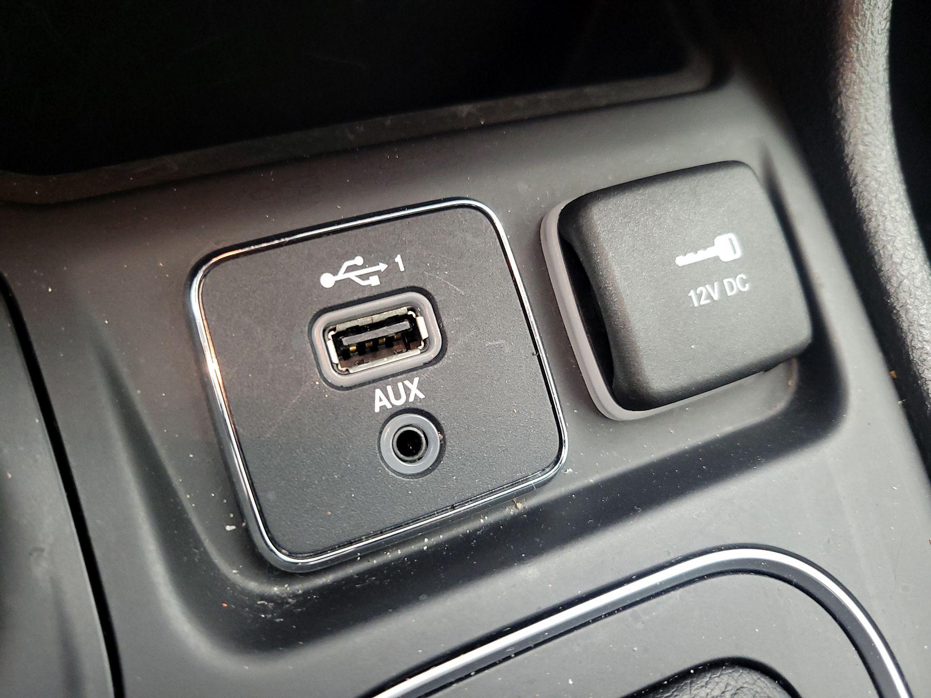 Thumbnail: 2021 Jeep Cherokee - 18