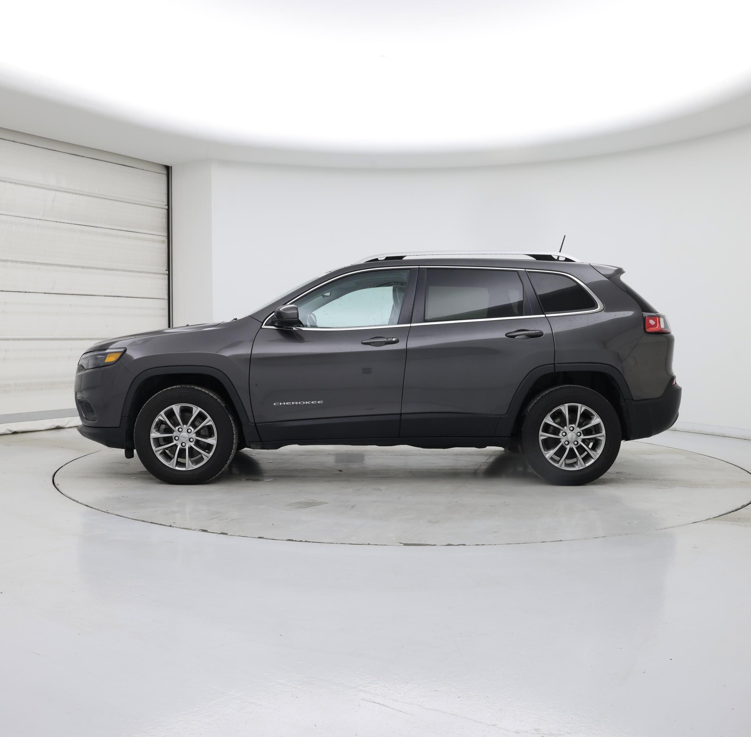 Thumbnail: 2021 Jeep Cherokee - 3