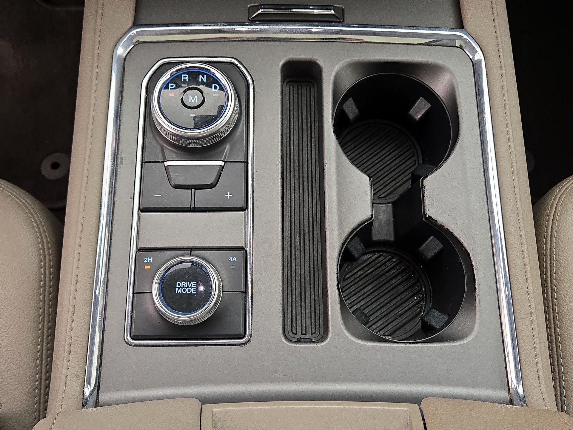 Thumbnail: 2020 Ford Expedition - 17