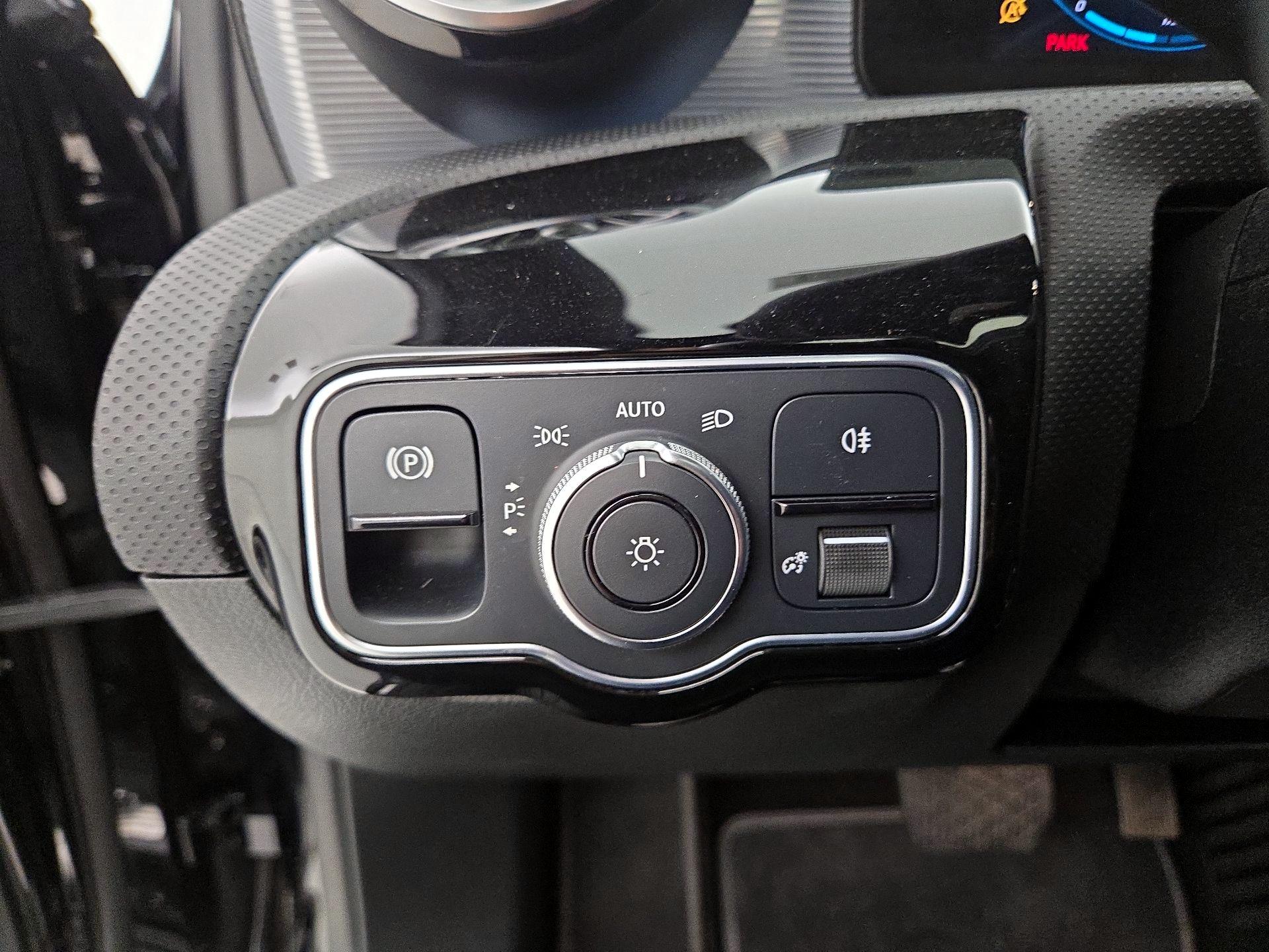 Thumbnail: 2021 Mercedes-Benz A-Class - 13