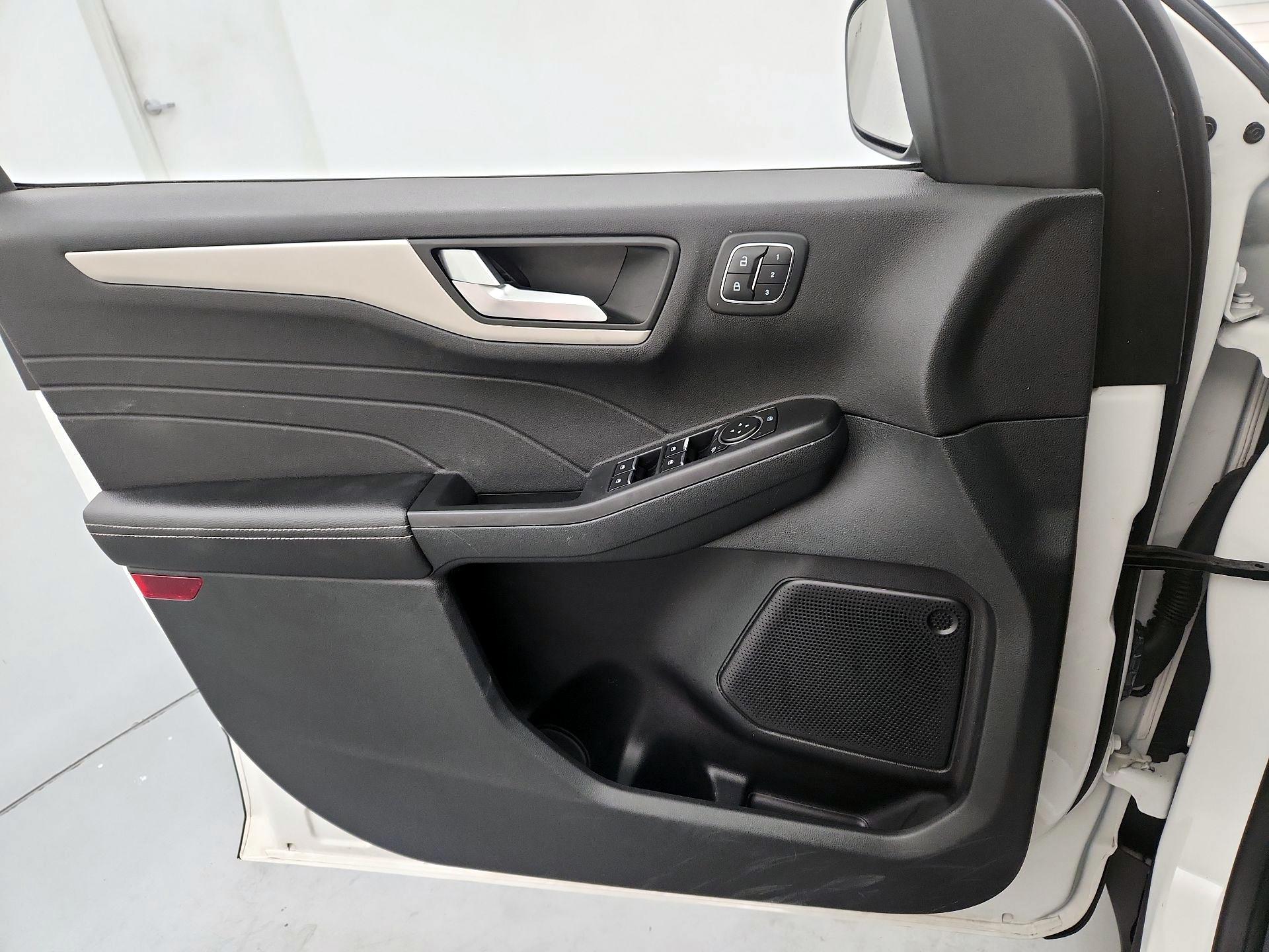 Thumbnail: 2022 Ford Escape - 12