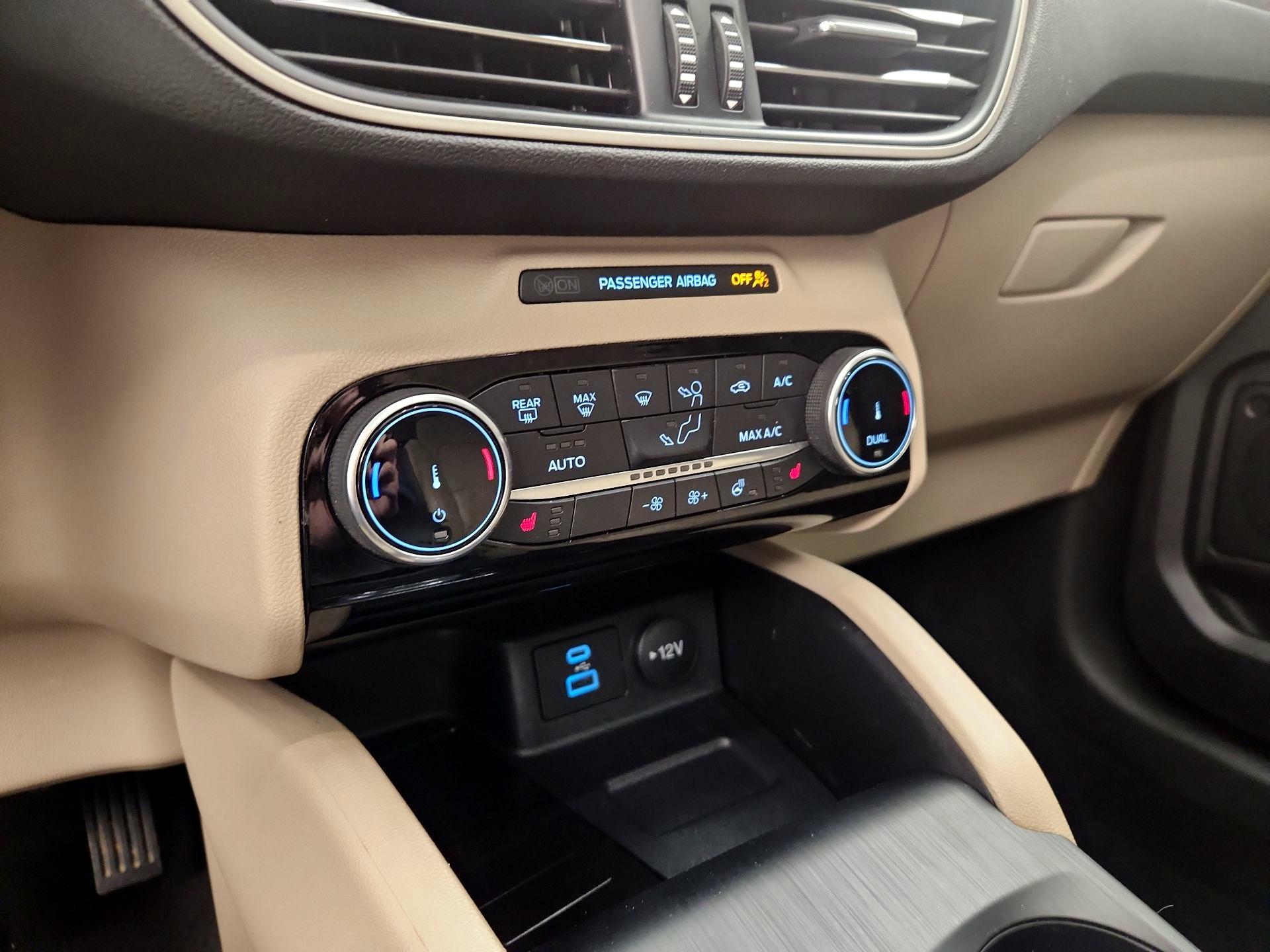 Thumbnail: 2022 Ford Escape - 16