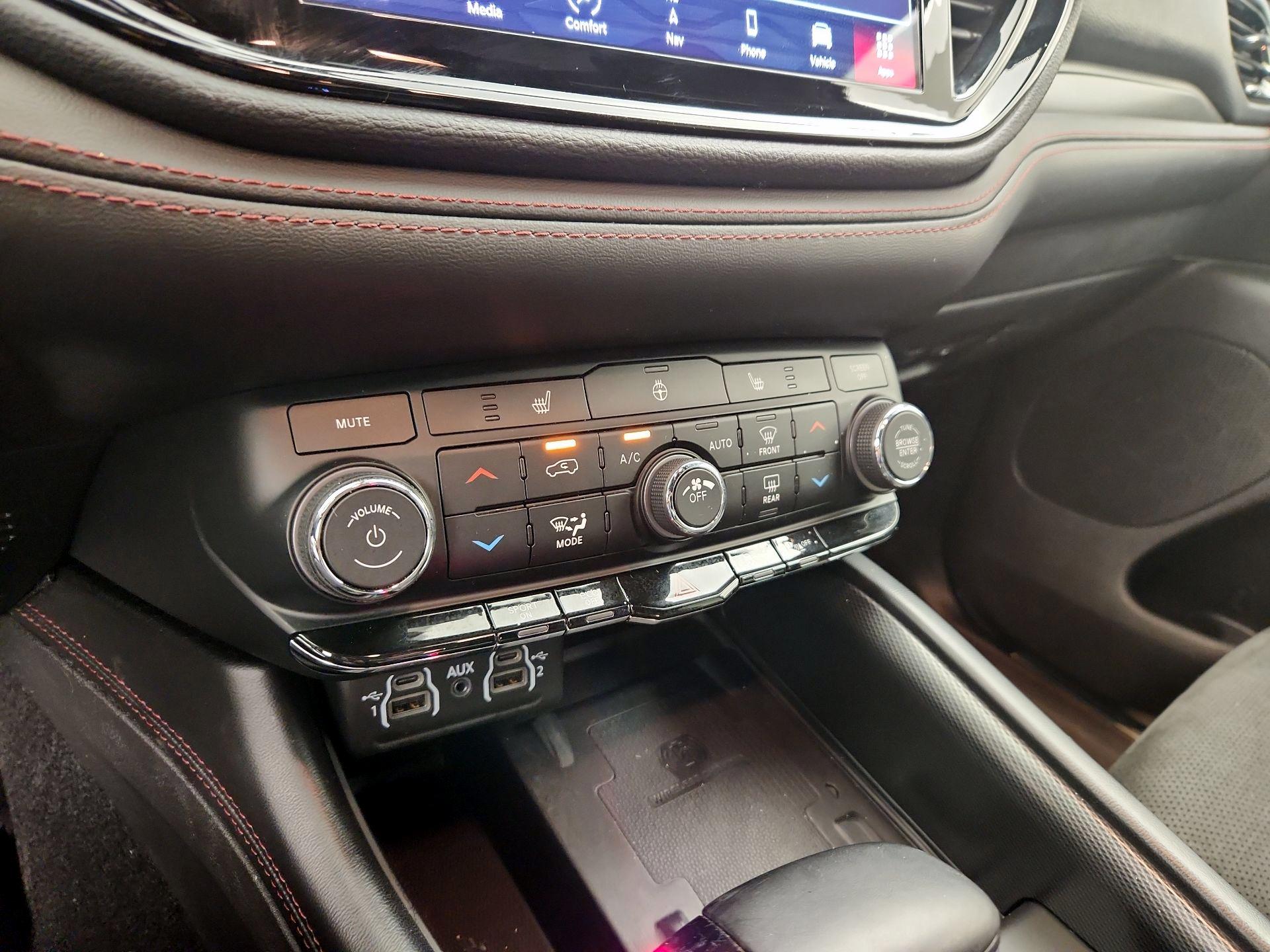 Thumbnail: 2021 Dodge Durango - 16