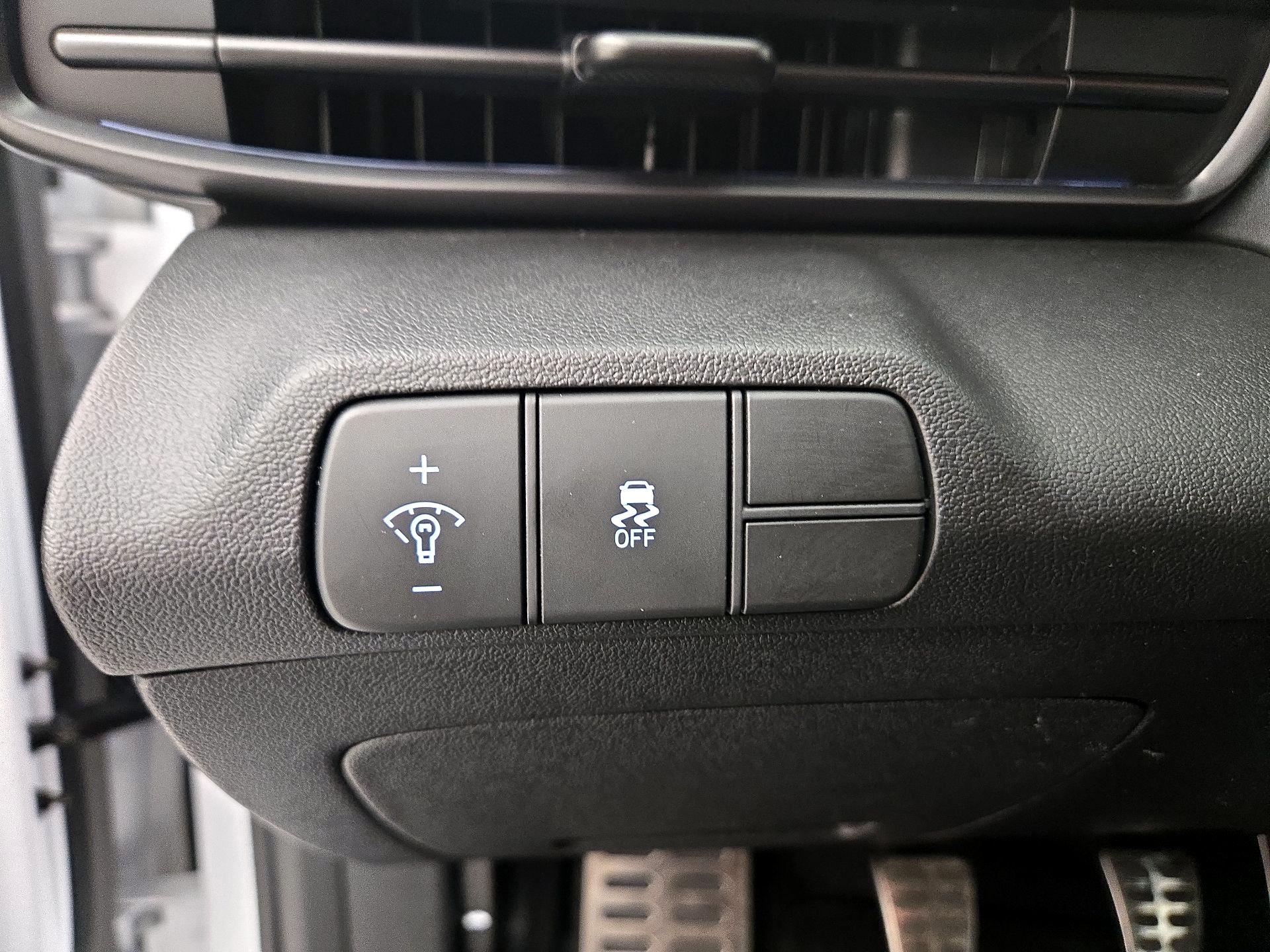 Thumbnail: 2025 Hyundai Elantra - 13