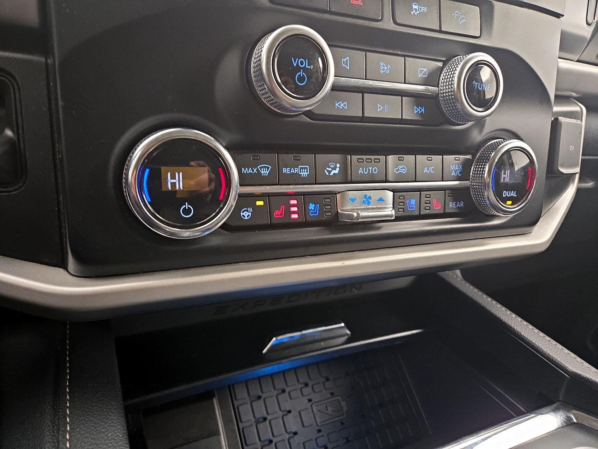 Thumbnail: 2024 Ford Expedition - 16