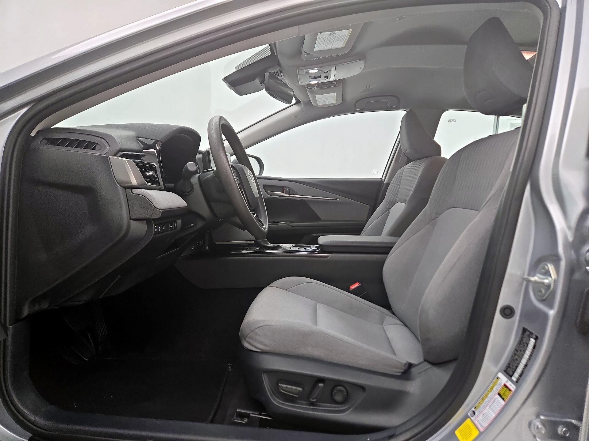 Thumbnail: 2025 Toyota Camry - 11