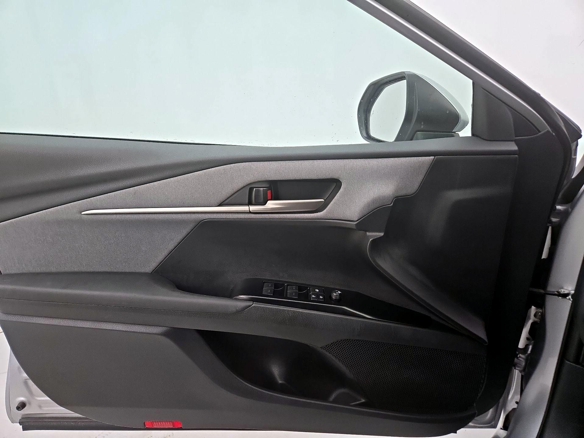 Thumbnail: 2025 Toyota Camry - 12