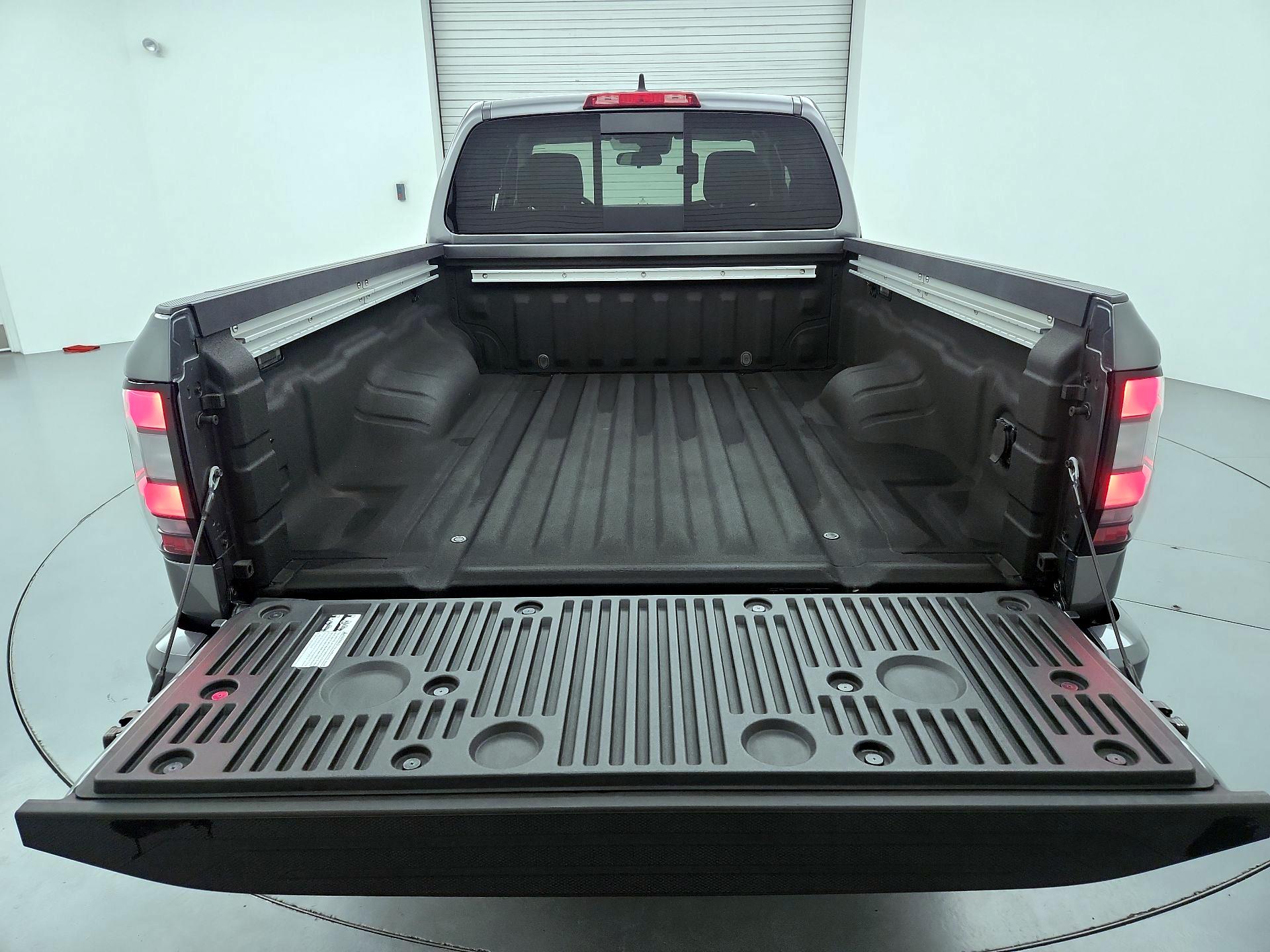 Thumbnail: 2023 Nissan Frontier - 20