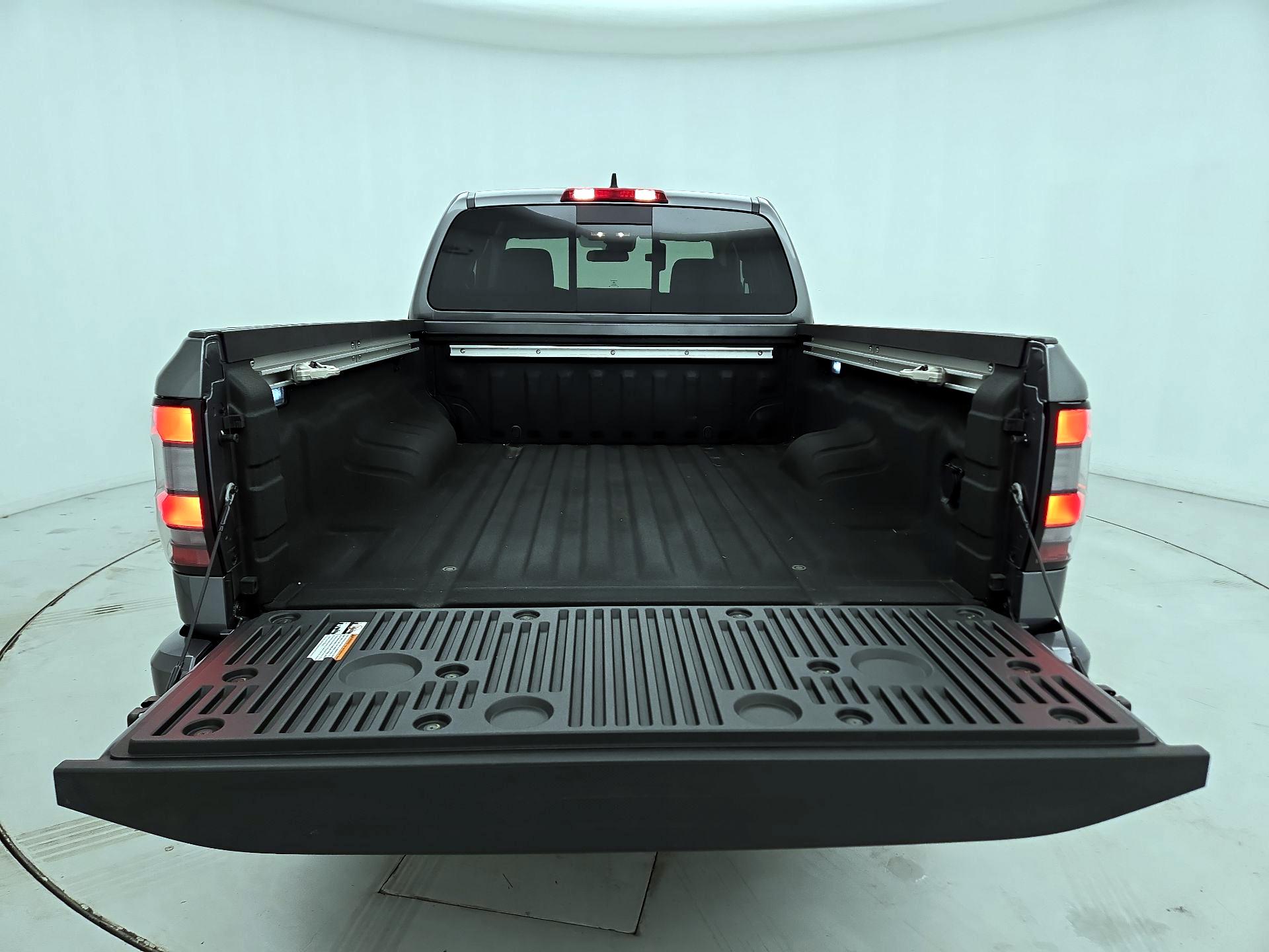 Thumbnail: 2024 Nissan Frontier - 20