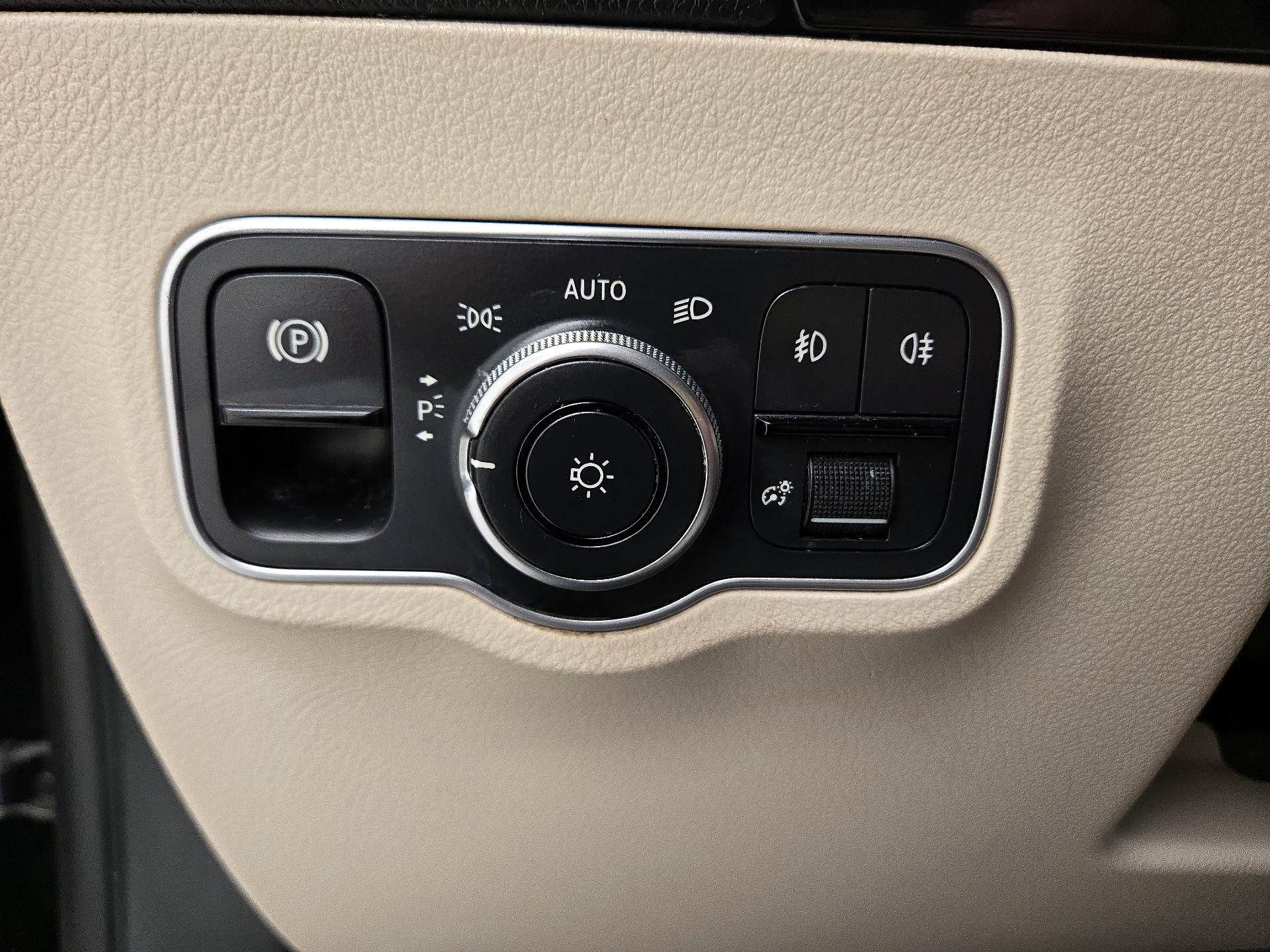 Thumbnail: 2023 Mercedes-Benz GLA - 13