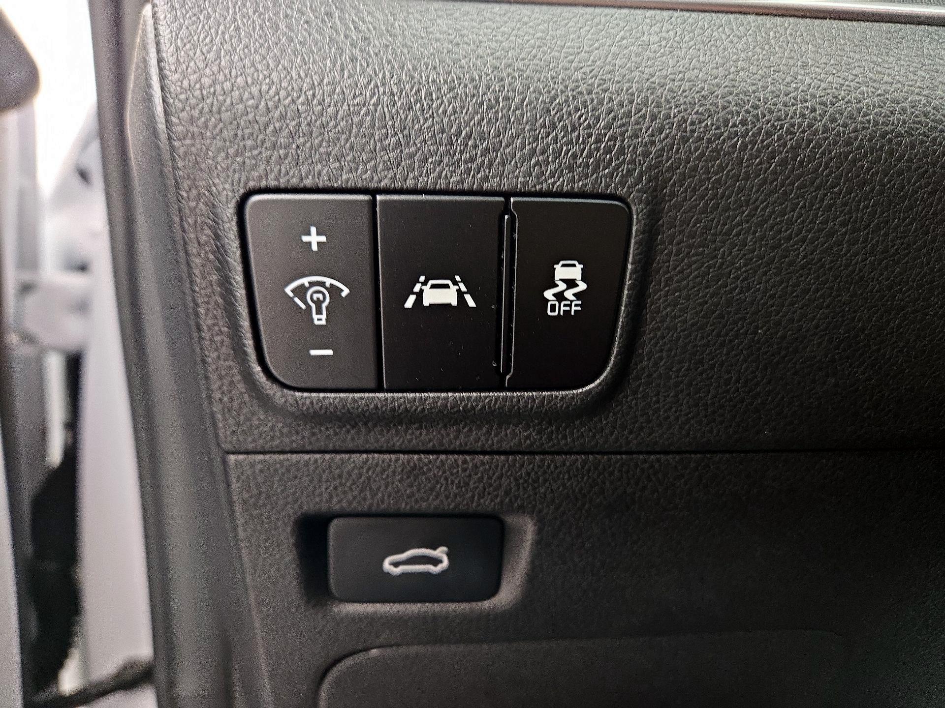 Thumbnail: 2023 Kia K5 - 13