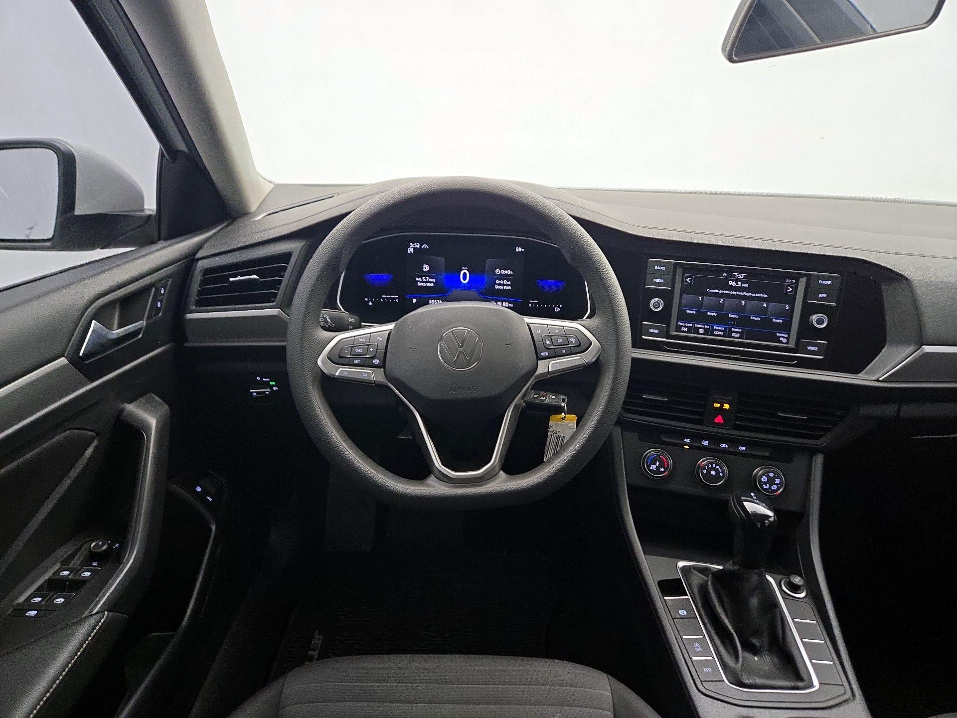 Thumbnail: 2022 Volkswagen Jetta - 10