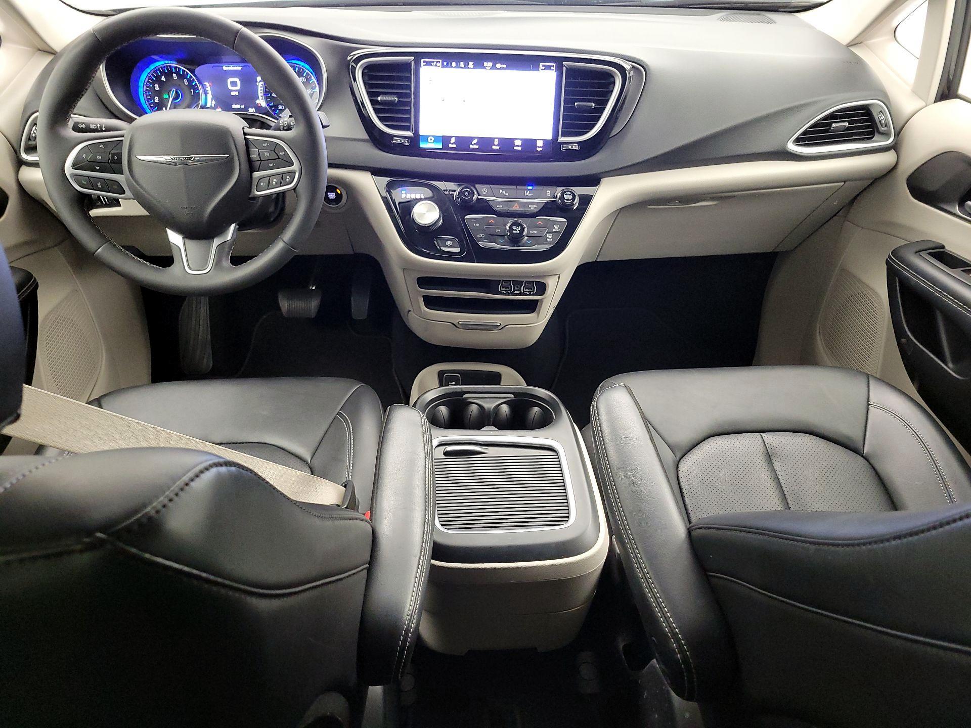 Thumbnail: 2024 Chrysler Pacifica - 9