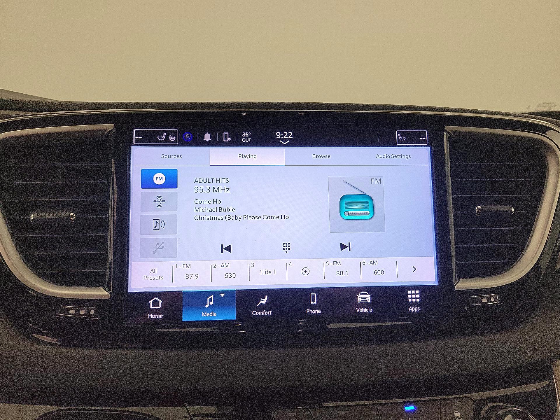 Thumbnail: 2024 Chrysler Pacifica - 15