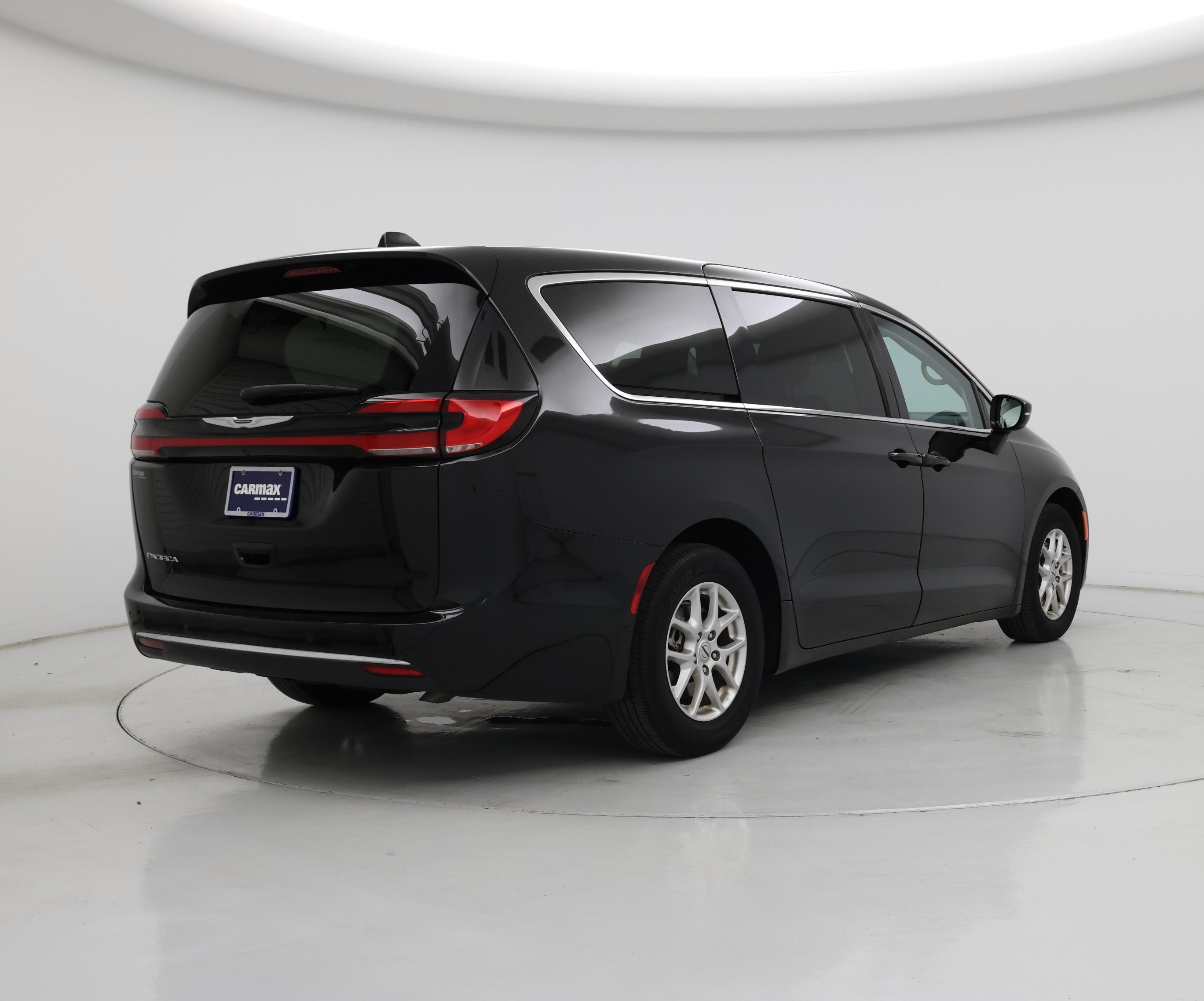 Thumbnail: 2024 Chrysler Pacifica - 8