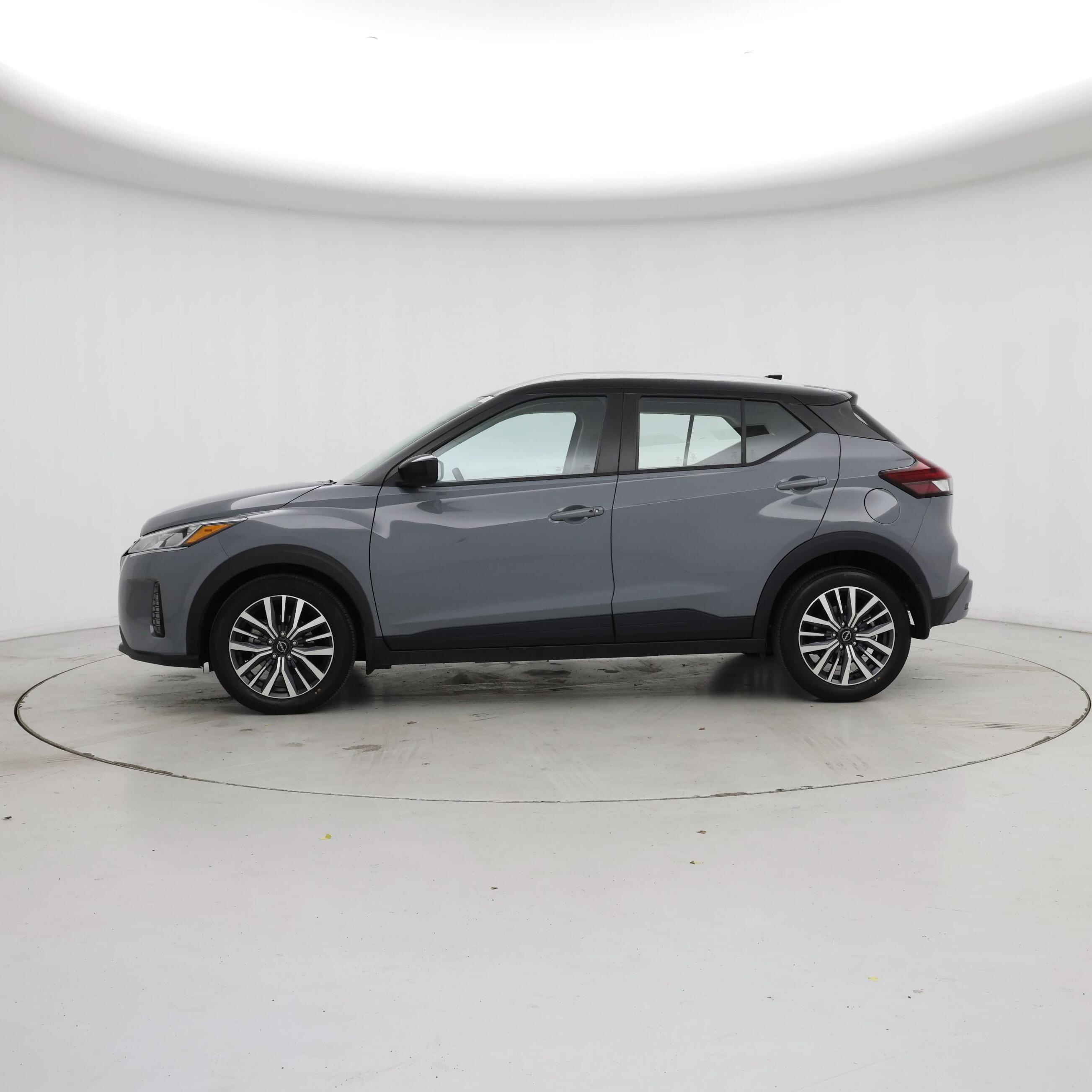 Thumbnail: 2023 Nissan Kicks - 3