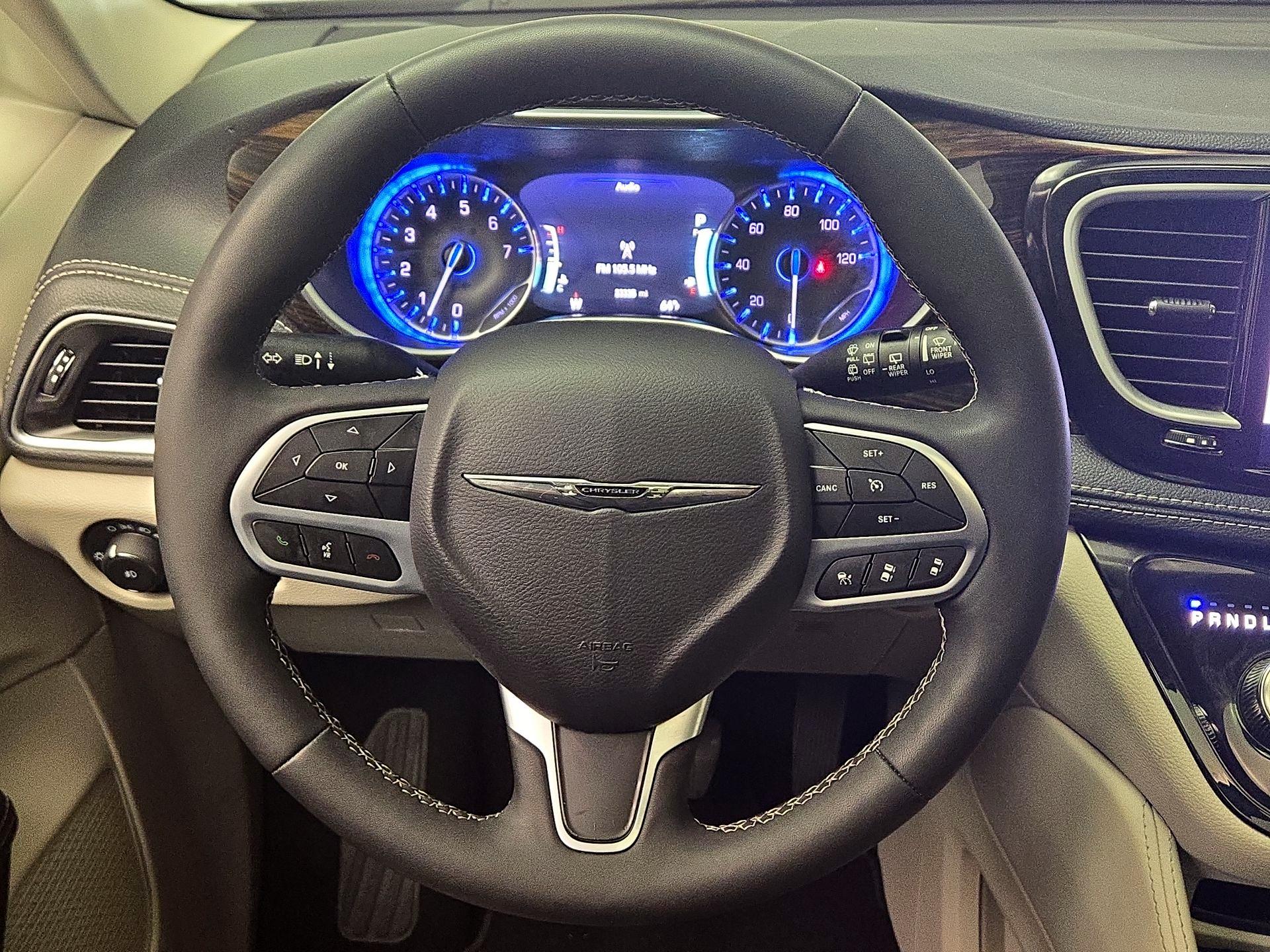 Thumbnail: 2024 Chrysler Pacifica - 10