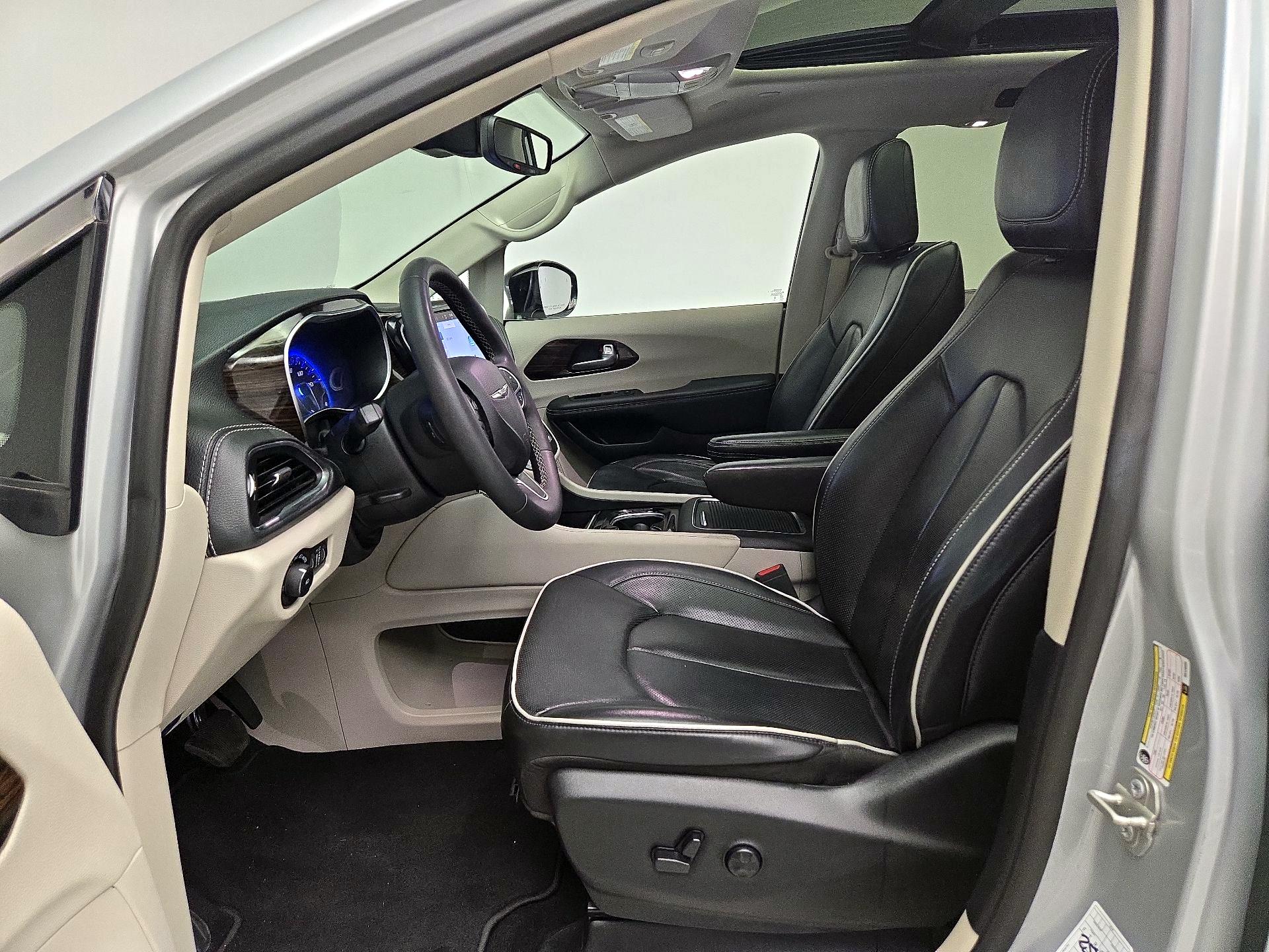 Thumbnail: 2024 Chrysler Pacifica - 11