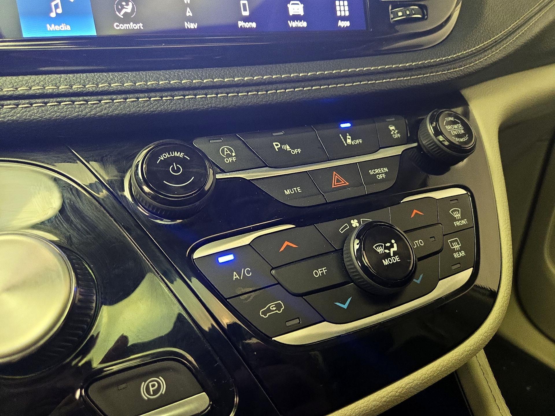 Thumbnail: 2024 Chrysler Pacifica - 17