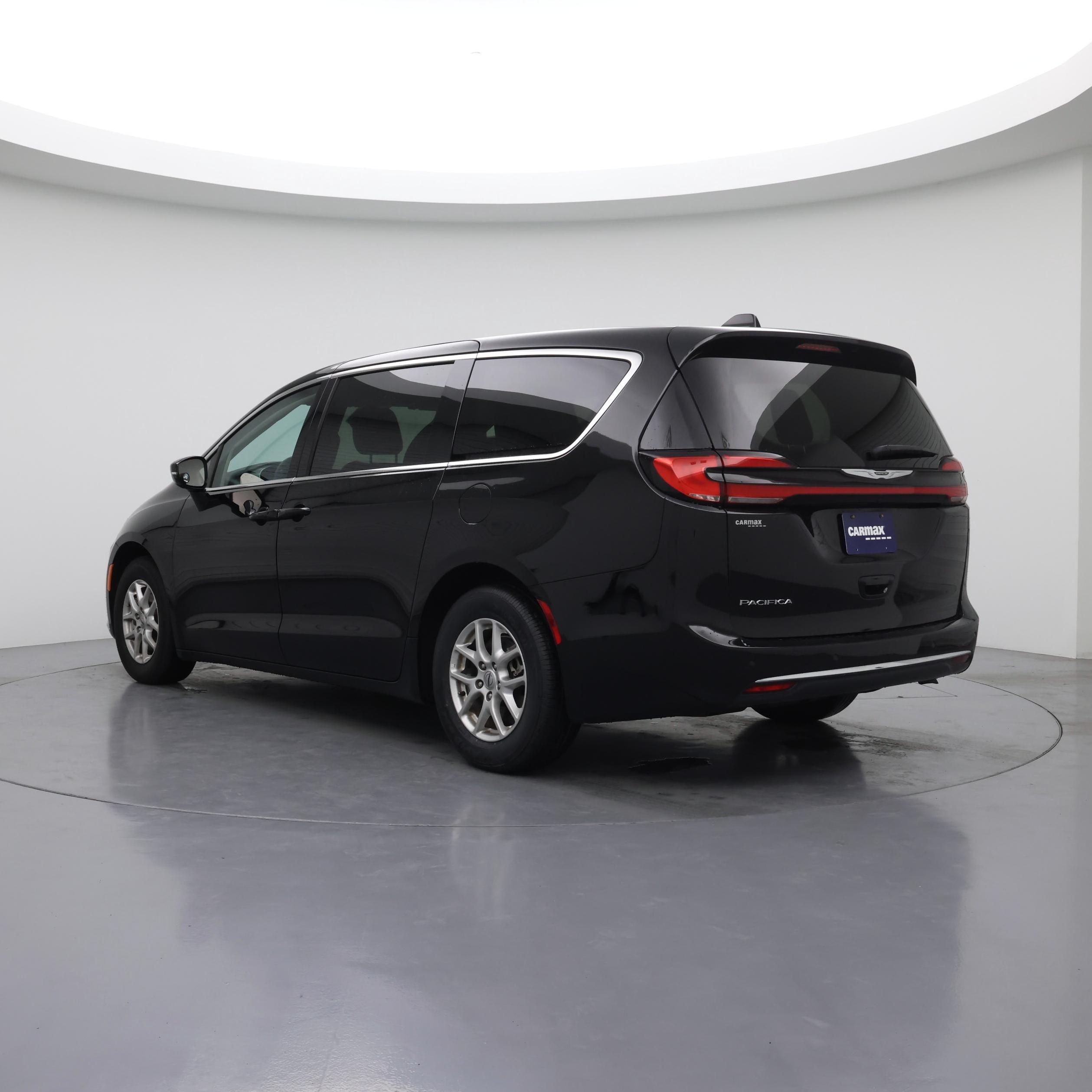 Thumbnail: 2024 Chrysler Pacifica - 2